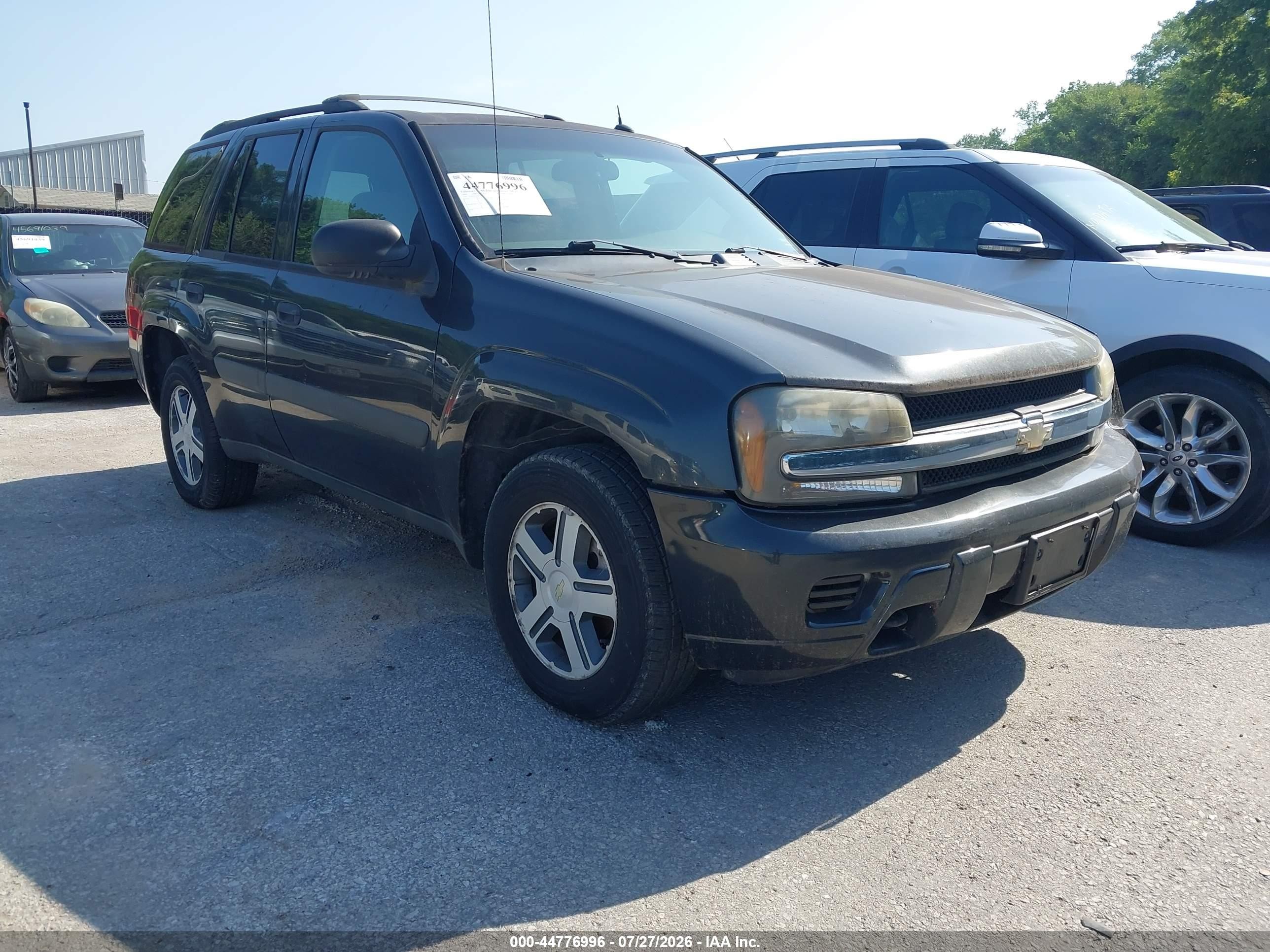 2005 Chevrolet TrailBlazer LS, VIN 1GNDT13SX52111279 — Normal wear