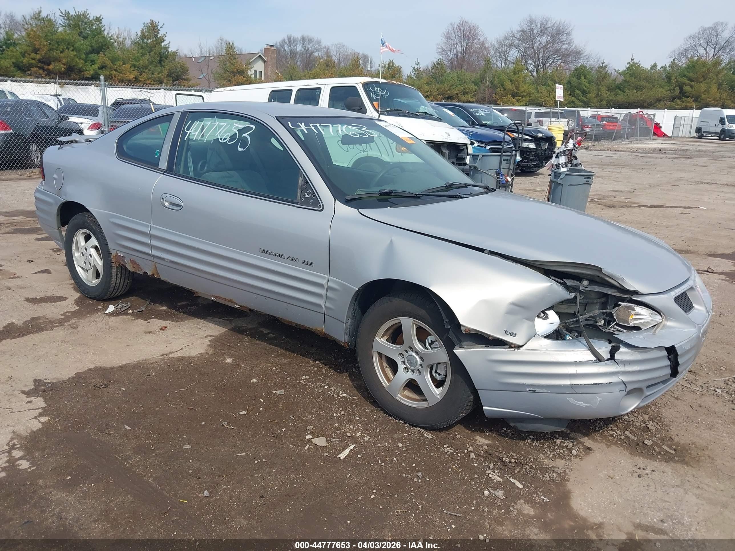 1999 Pontiac Grand Am, VIN 1G2NE12E0XM942949 — Front end