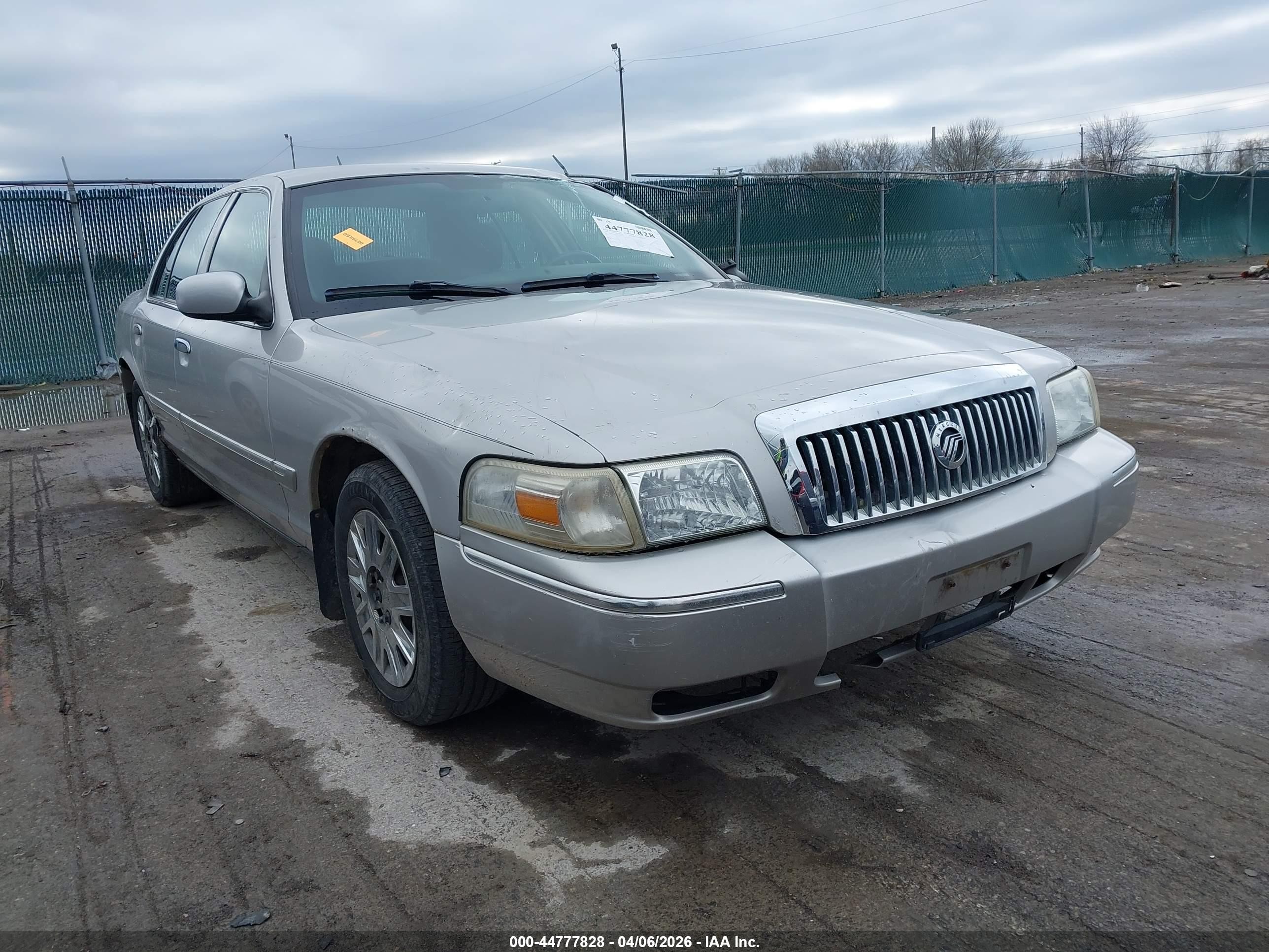 2007 Mercury Grand Marquis GS, VIN 2MEFM74V97X619249 — Storm