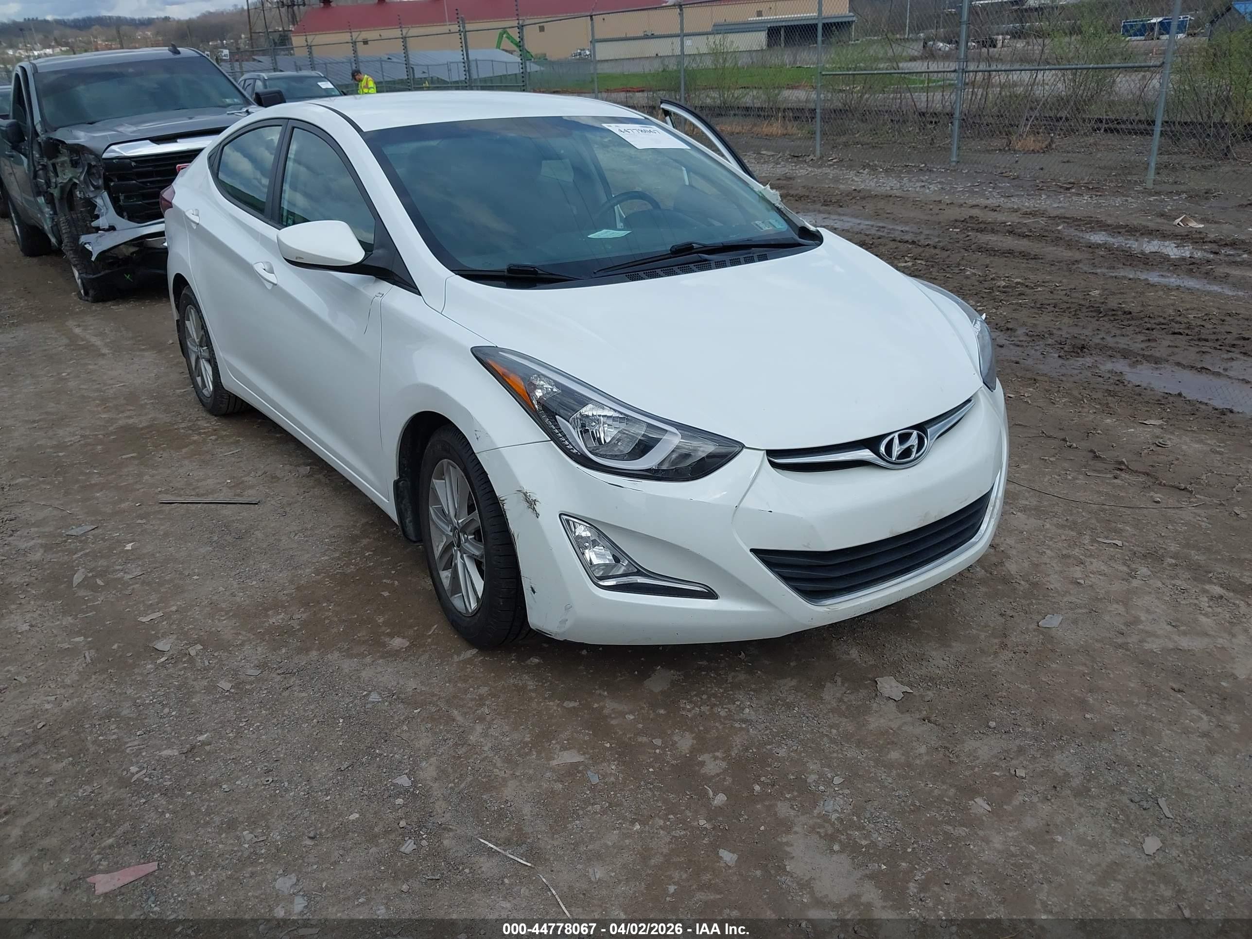 2016 Hyundai Elantra SE, VIN 5NPDH4AEXGH691692 — Side
