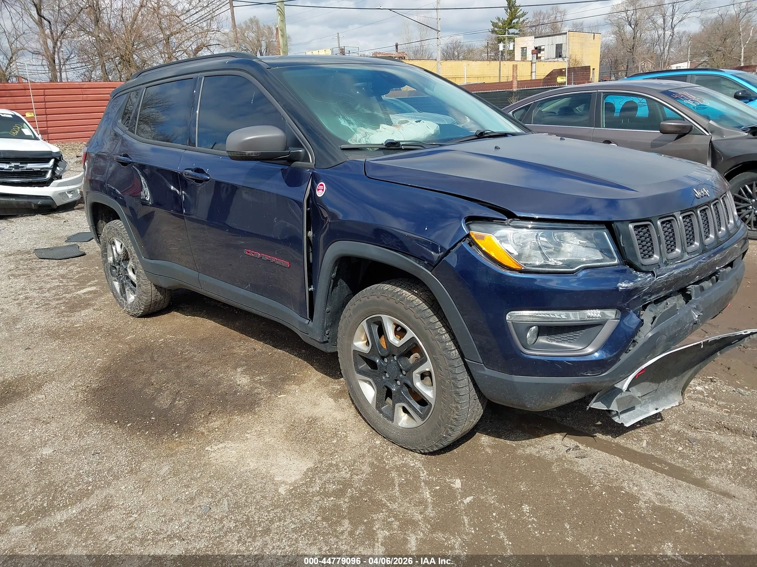 2018 Jeep Compass Trailhawk, VIN 3C4NJDDB4JT231090 — Front end