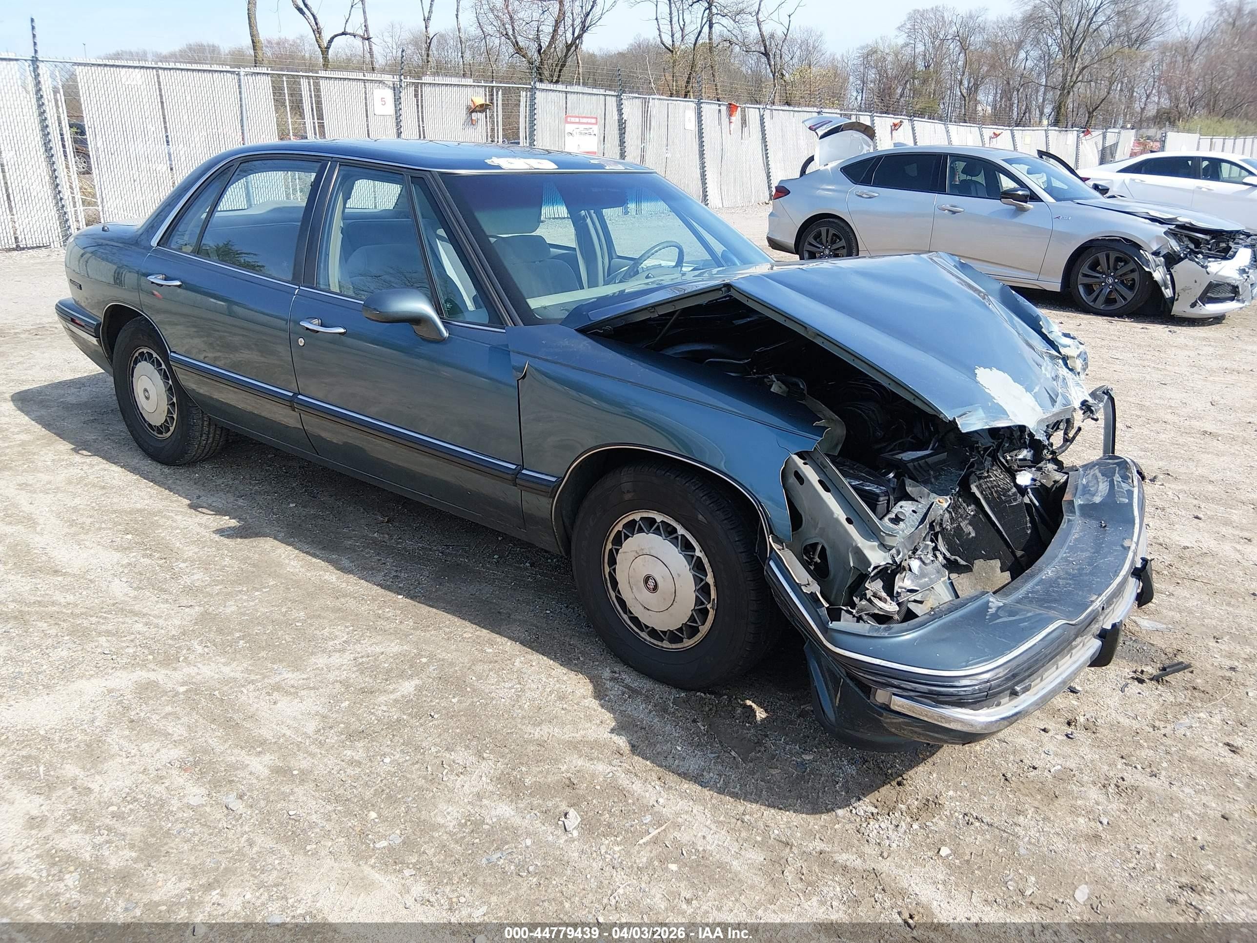 1995 Buick LeSabre Custom, VIN 1G4HP52L9SH533483 — Перед