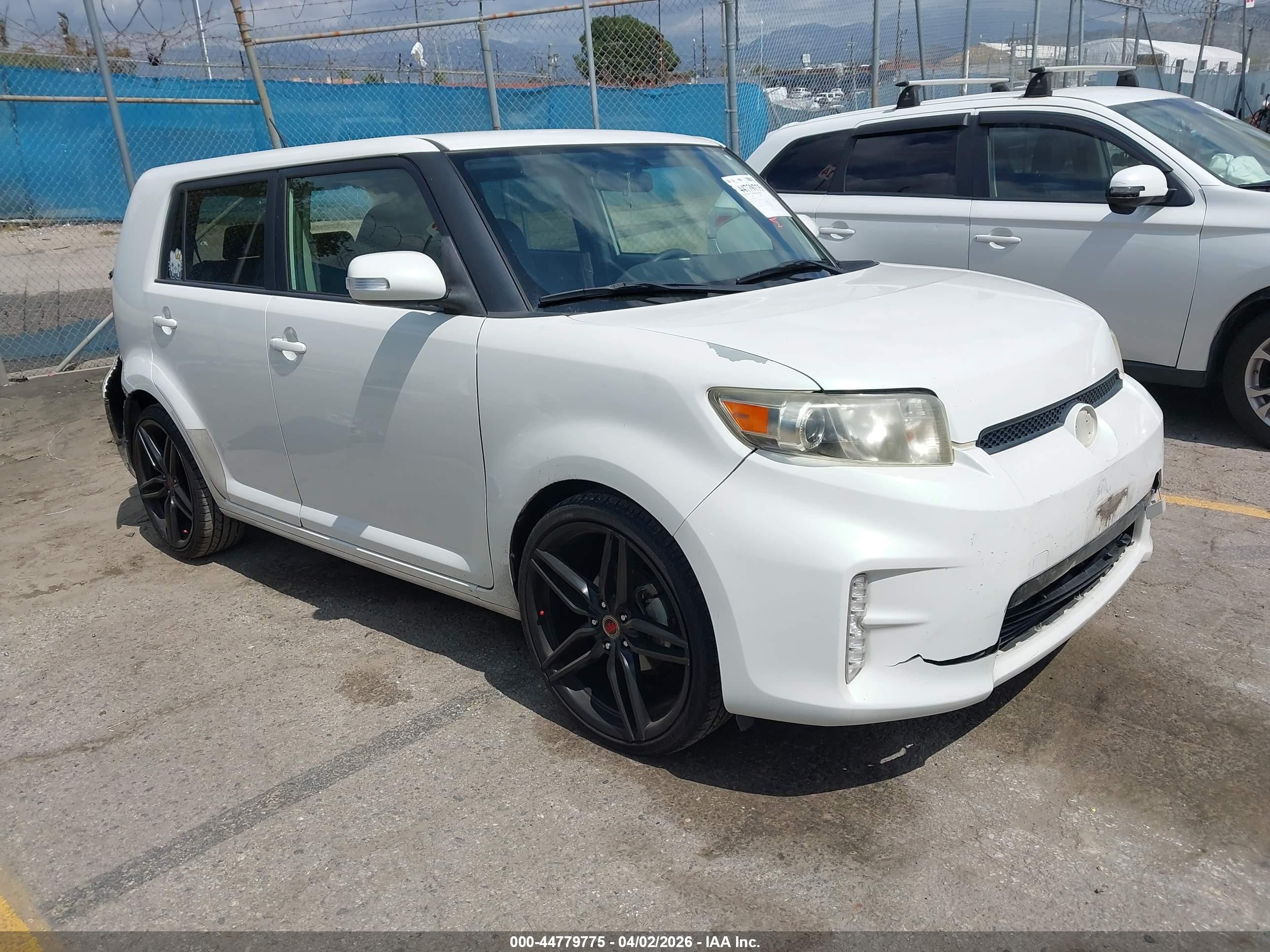 2014 Scion xB, VIN JTLZE4FE8EJ062576 — Rear end