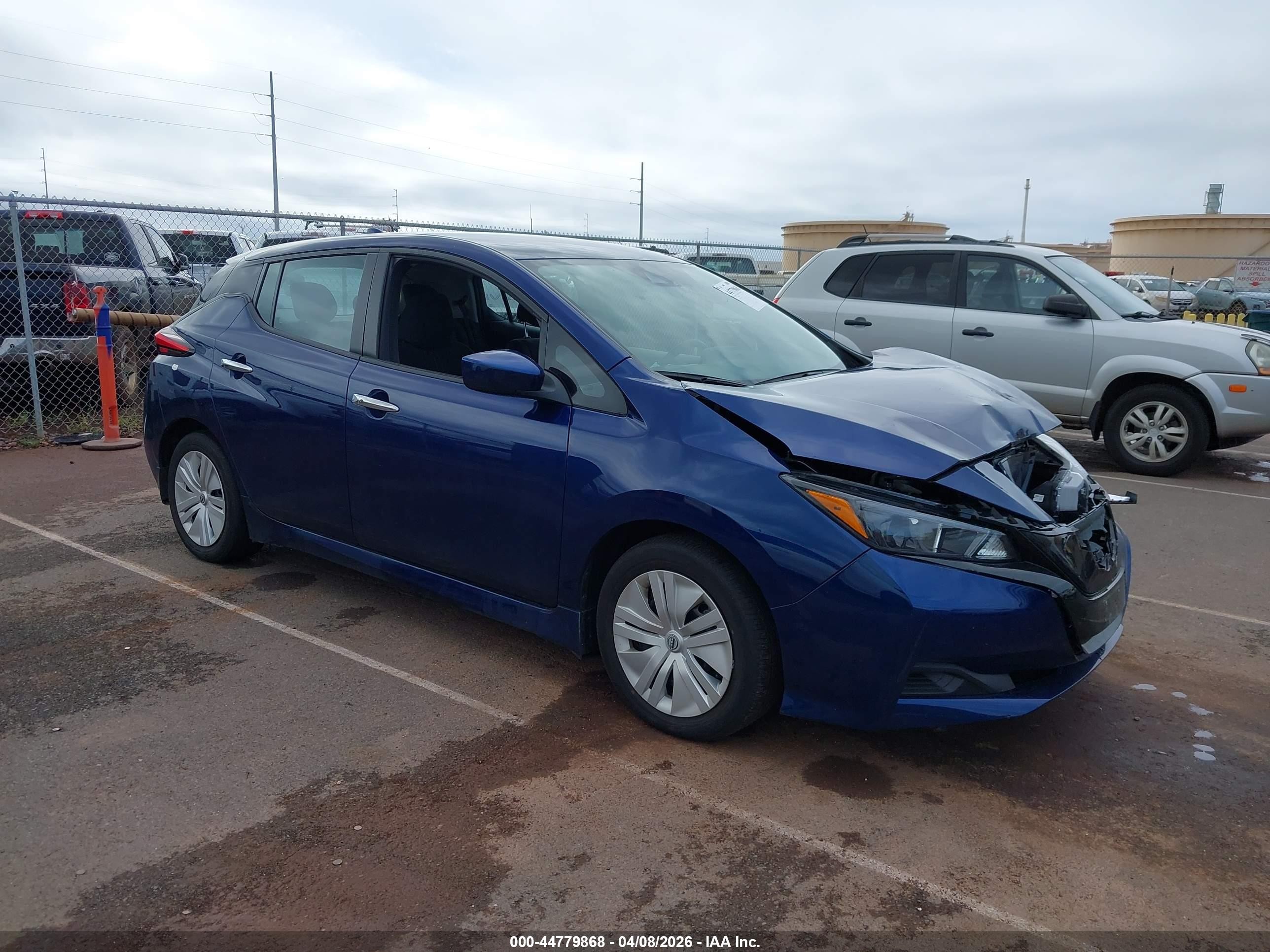2025 Nissan LEAF S, VIN 1N4AZ1BV0SC559323 — Перед