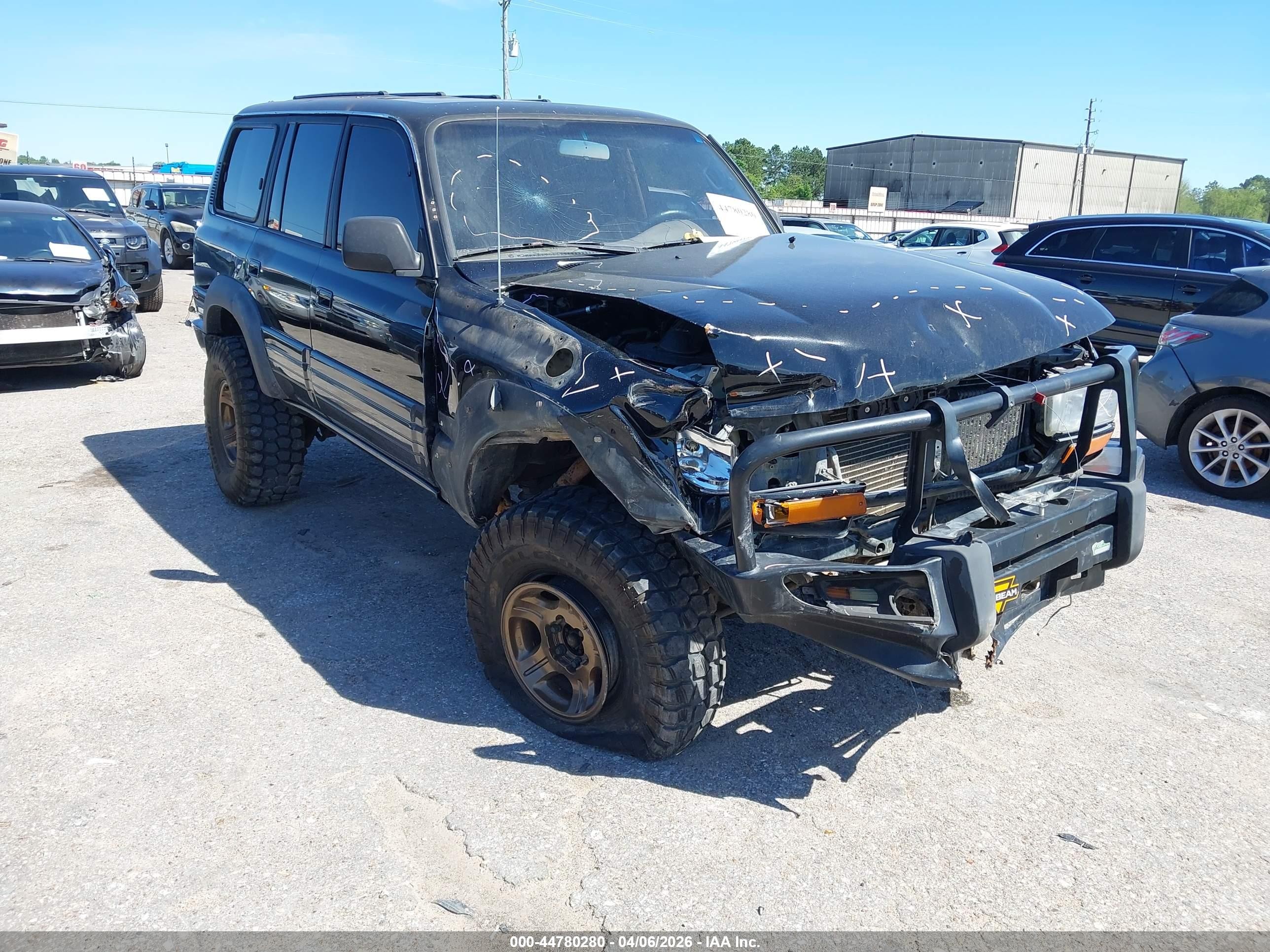 1997 Lexus LX 450, VIN JT6HJ88J0V0151155 — Front end
