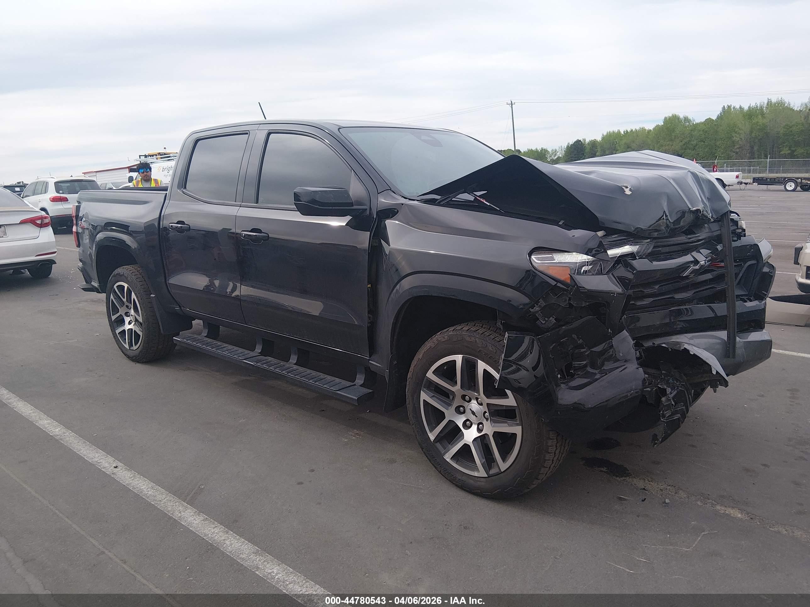 2023 Chevrolet Colorado 4WD Z71, VIN 1GCPTDEK3P1261537 — Front end
