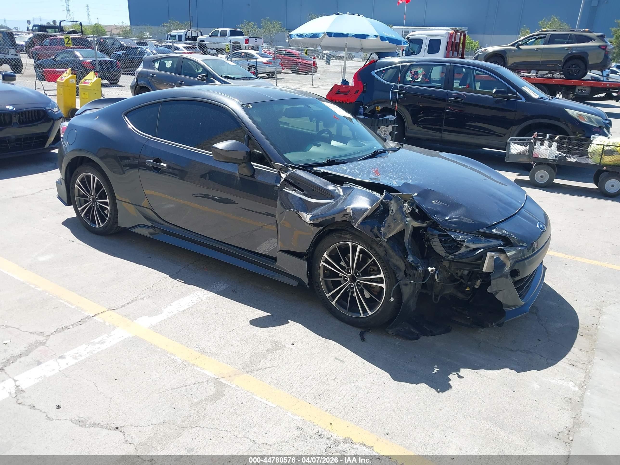 2016 Subaru BRZ Limited, VIN JF1ZCAC10G8604366 — Перед