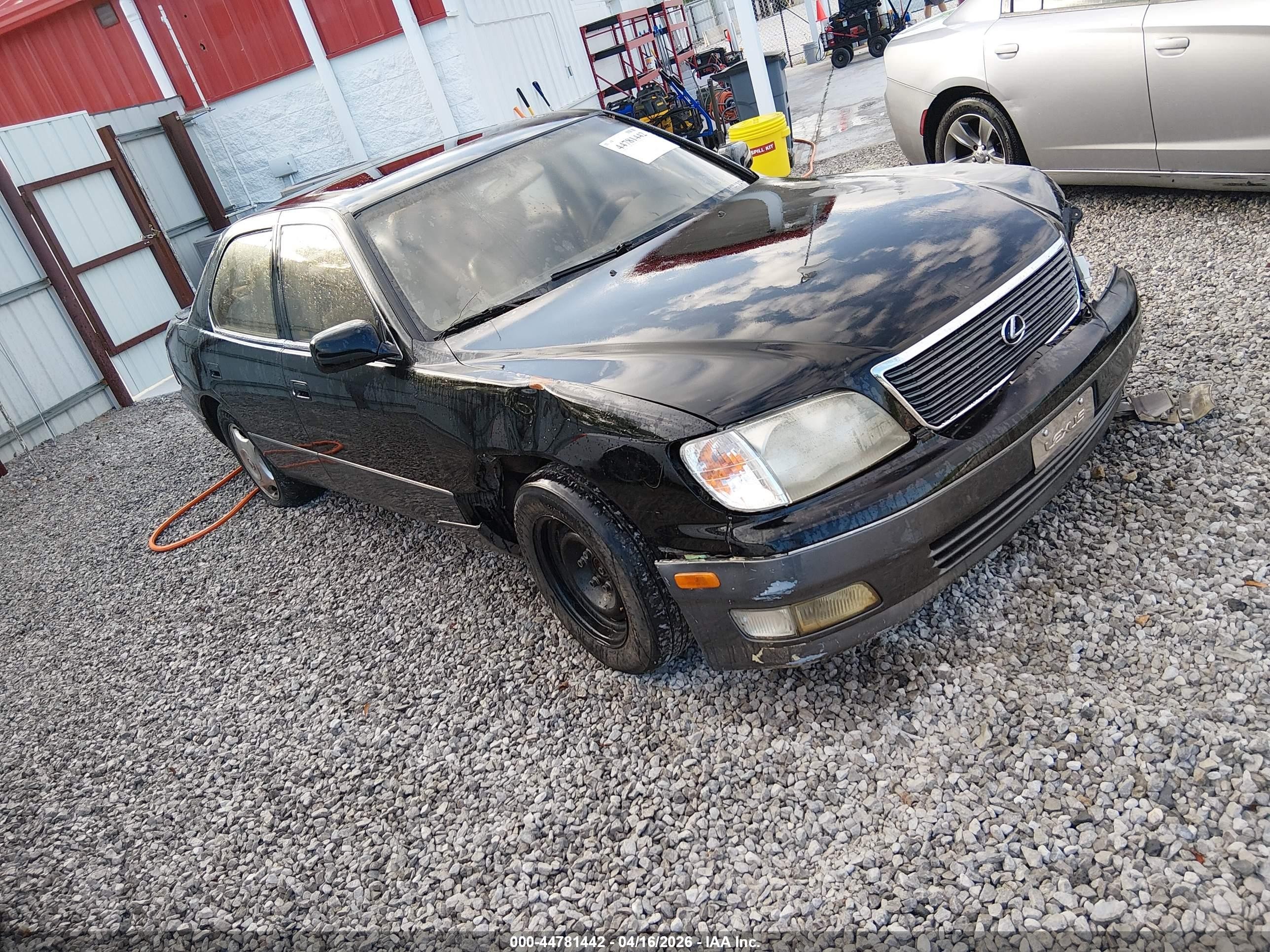 1999 Lexus LS 400, VIN JT8BH28FXX0158151 — Normal wear