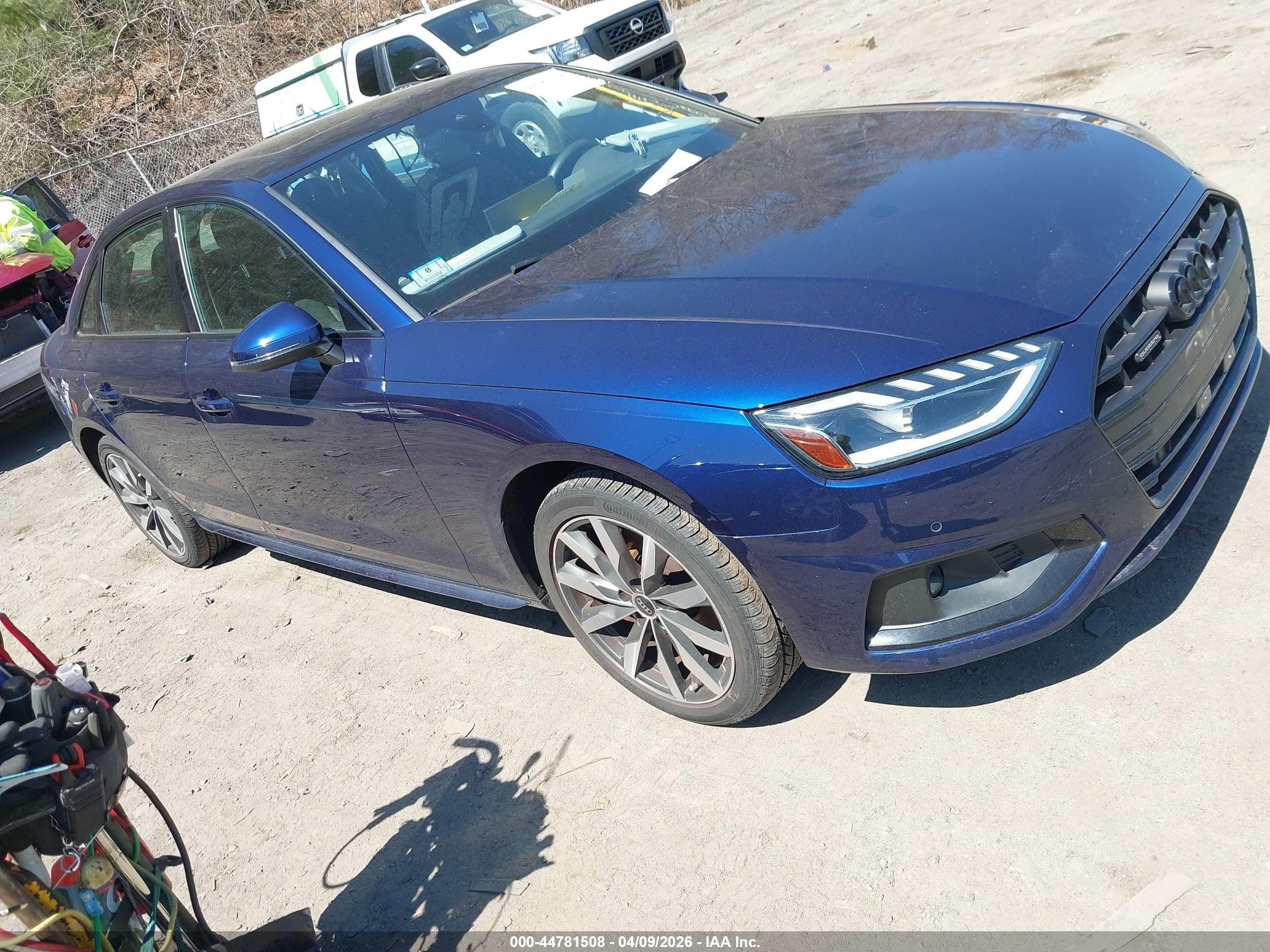 2022 Audi A4 Premium Plus, VIN WAUBBAF41NN009543 — Перед