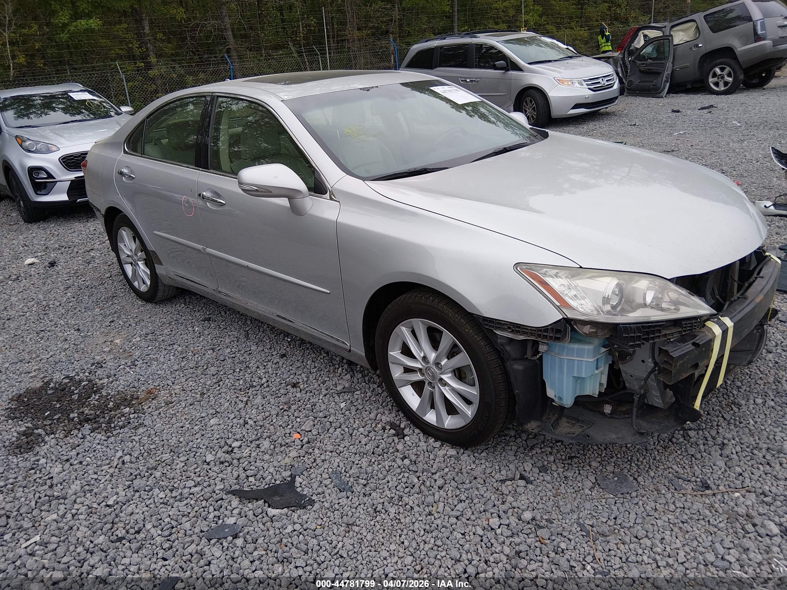 2012 Lexus ES 330, VIN JTHBK1EG7C2502221 — Front end