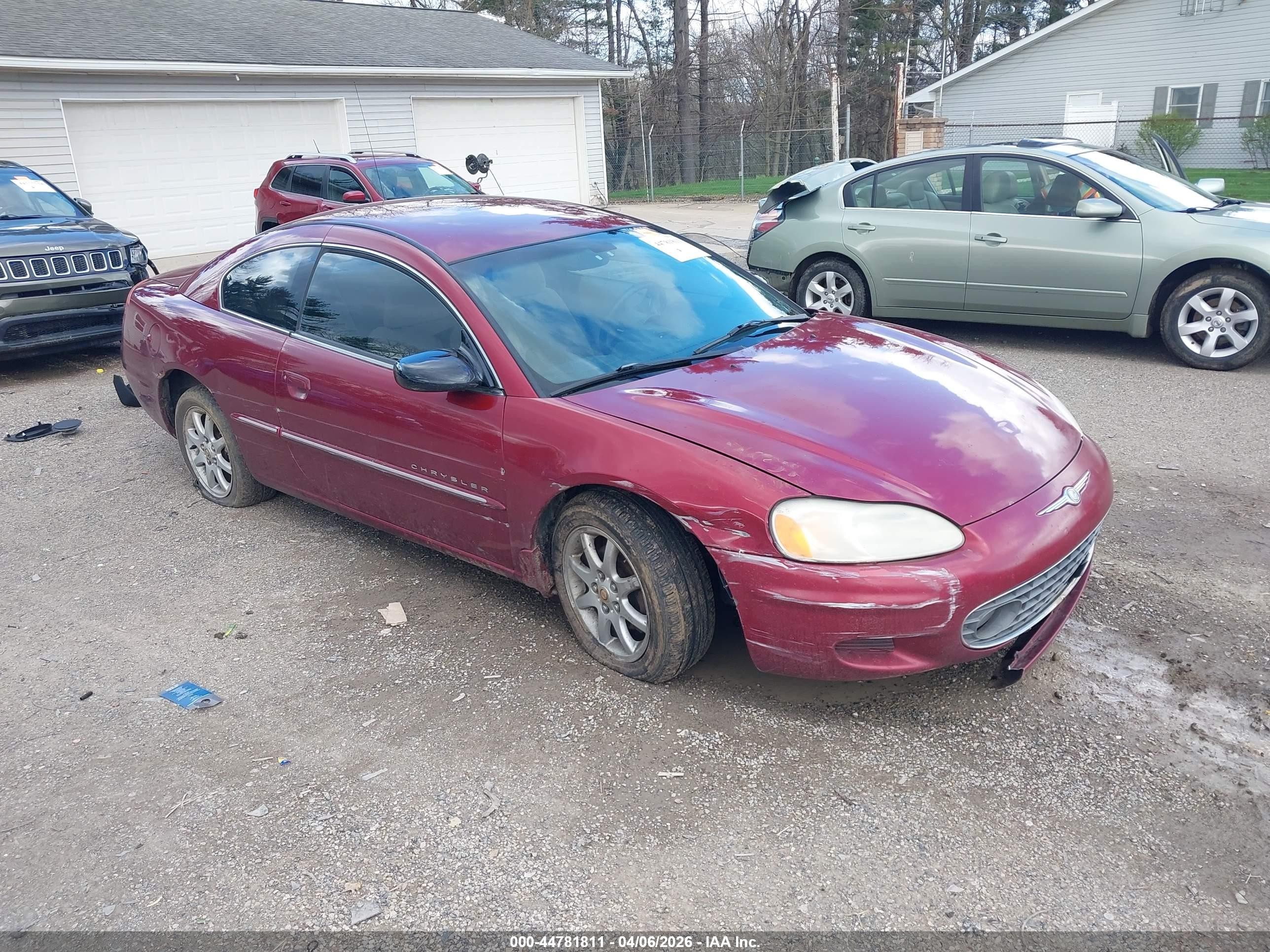 2001 Chrysler Sebring LX, VIN 4C3AG42H01E106482 — Перед