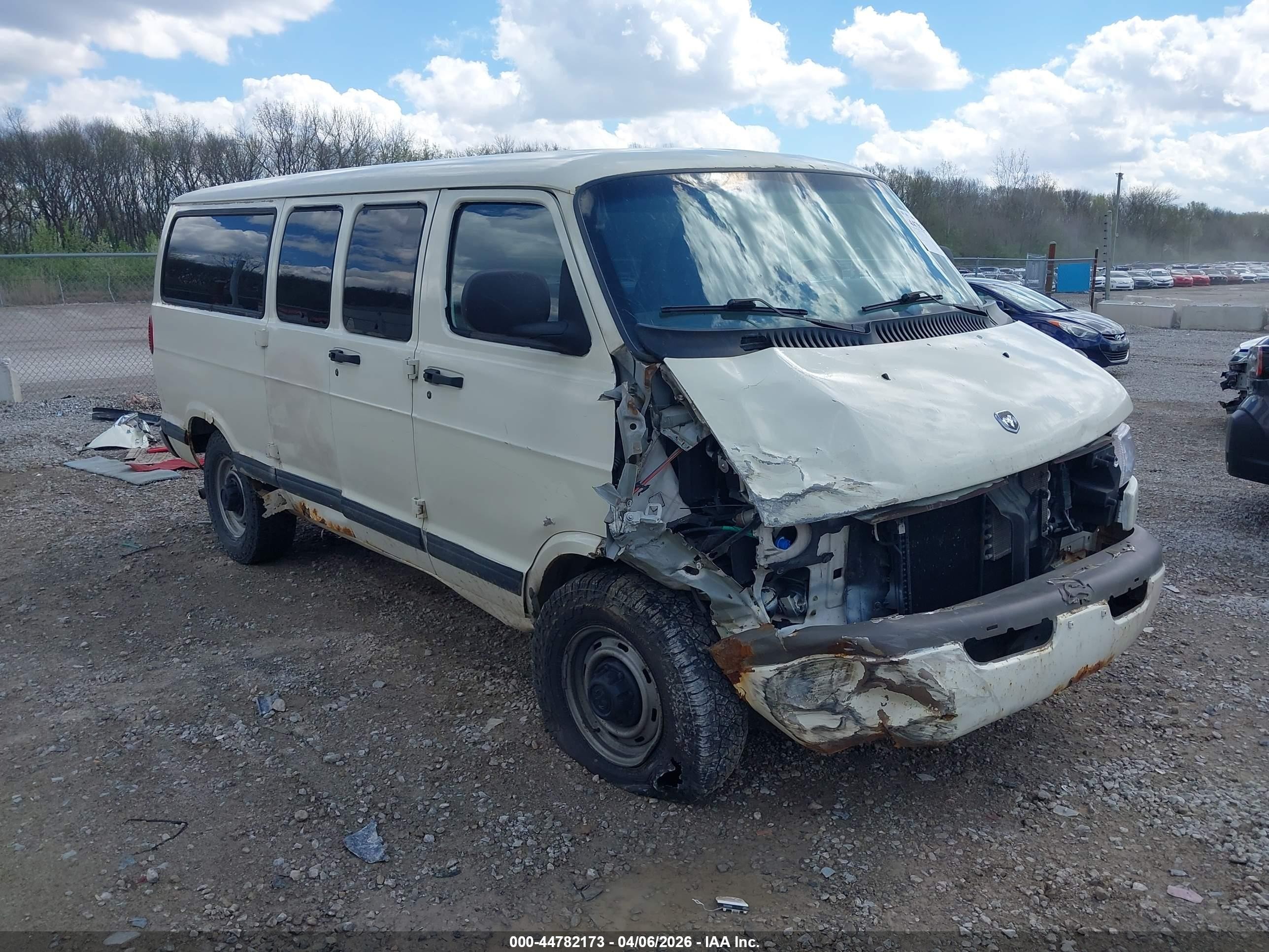 2001 Dodge RAM, VIN 2B5WB25ZX1K527687 — Перед