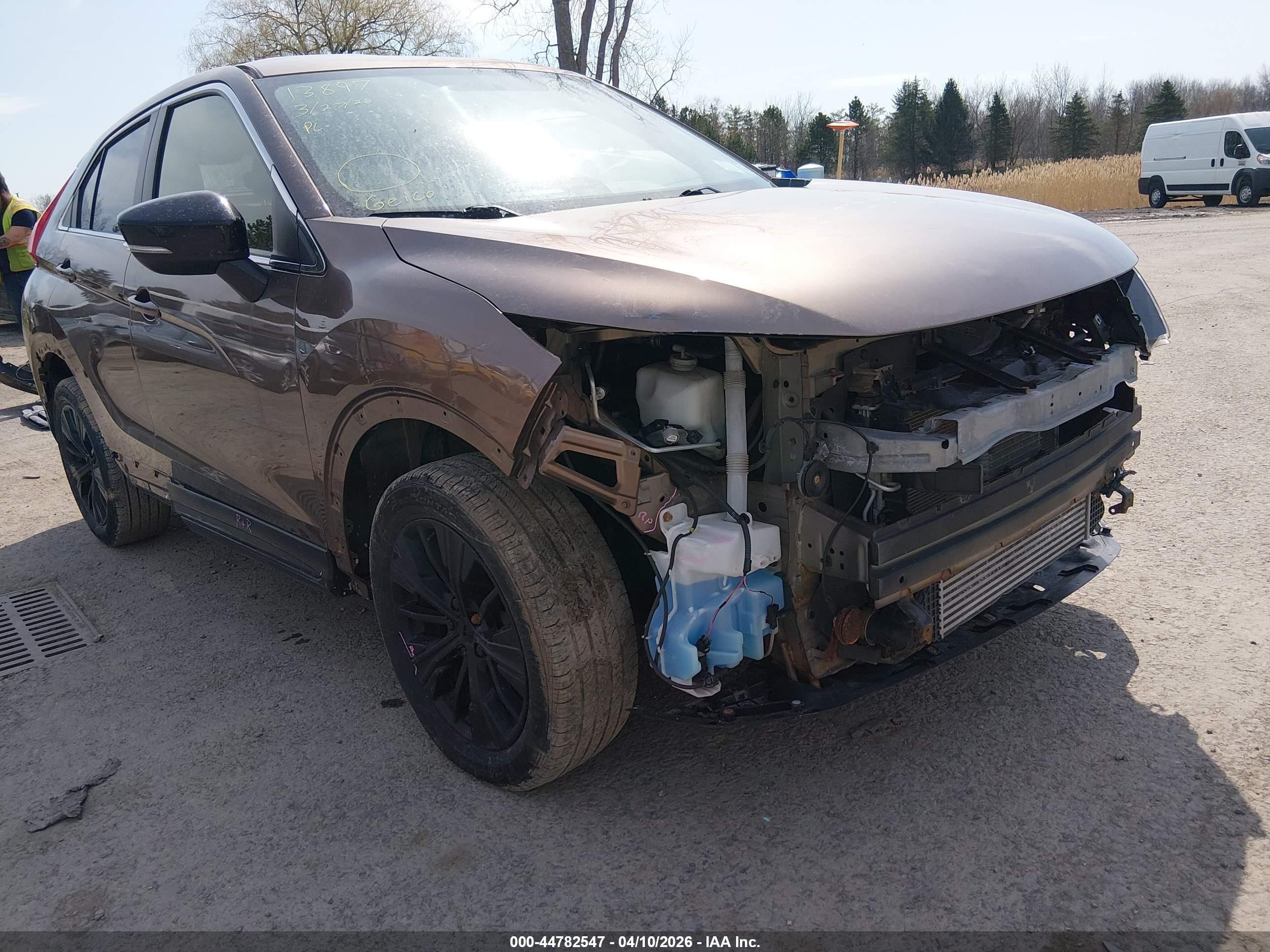 2018 Mitsubishi Eclipse Cross LE, VIN JA4AT4AA1JZ042906 — Front end