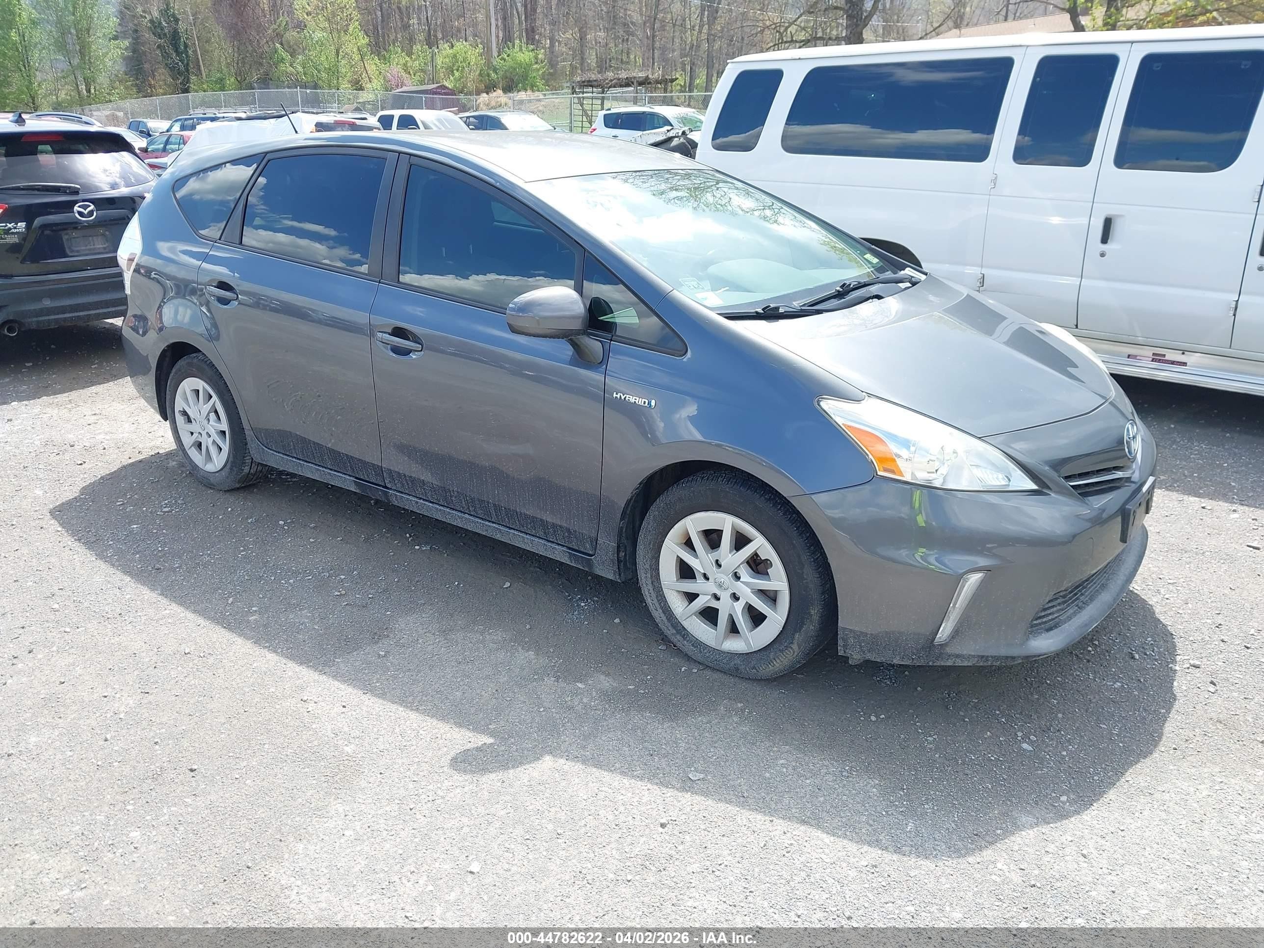 2014 Toyota Prius Two, VIN JTDZN3EU8E3349497 — Side