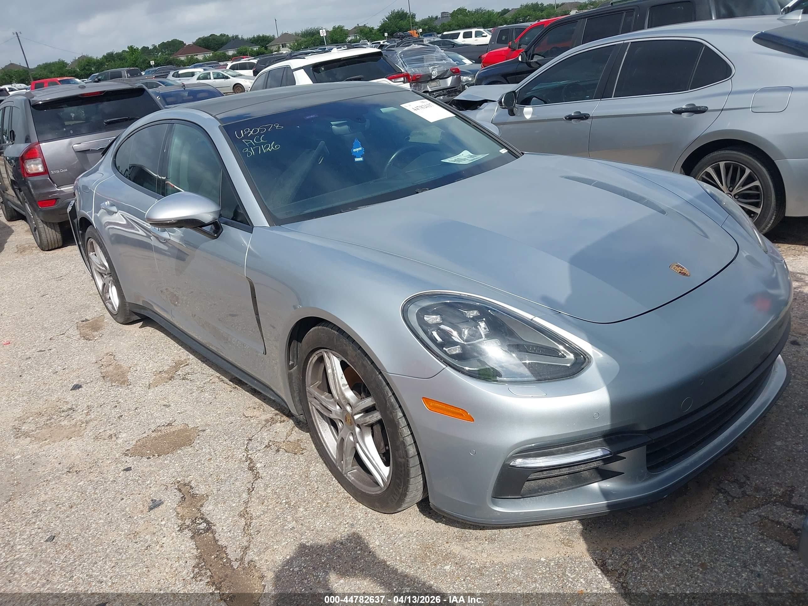 2019 Porsche Panamera, VIN WP0AA2A77KL102180 — Rear end