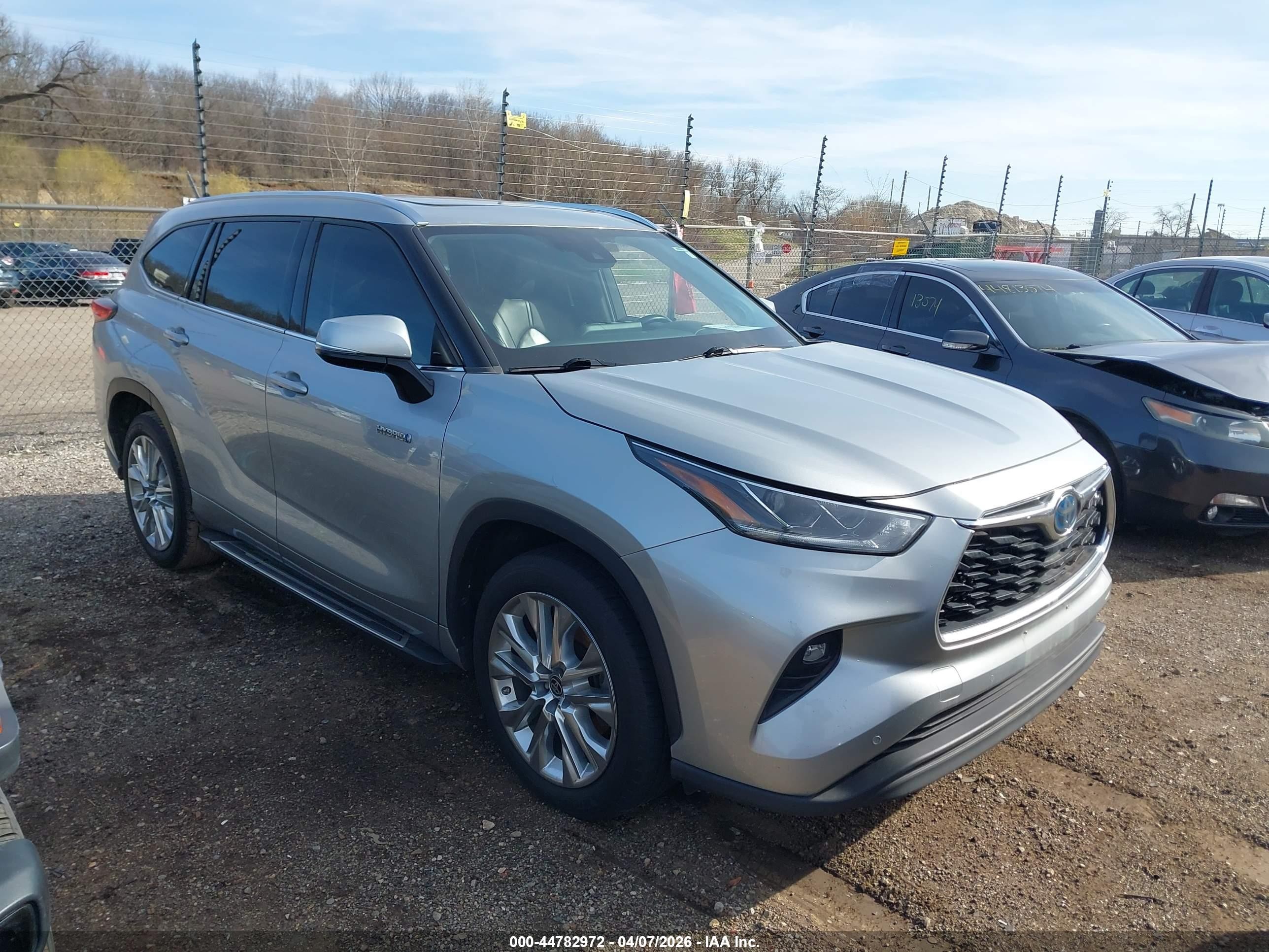 2021 Toyota Highlander Hybrid Limited, VIN 5TDYARAH7MS004865 — Electrical