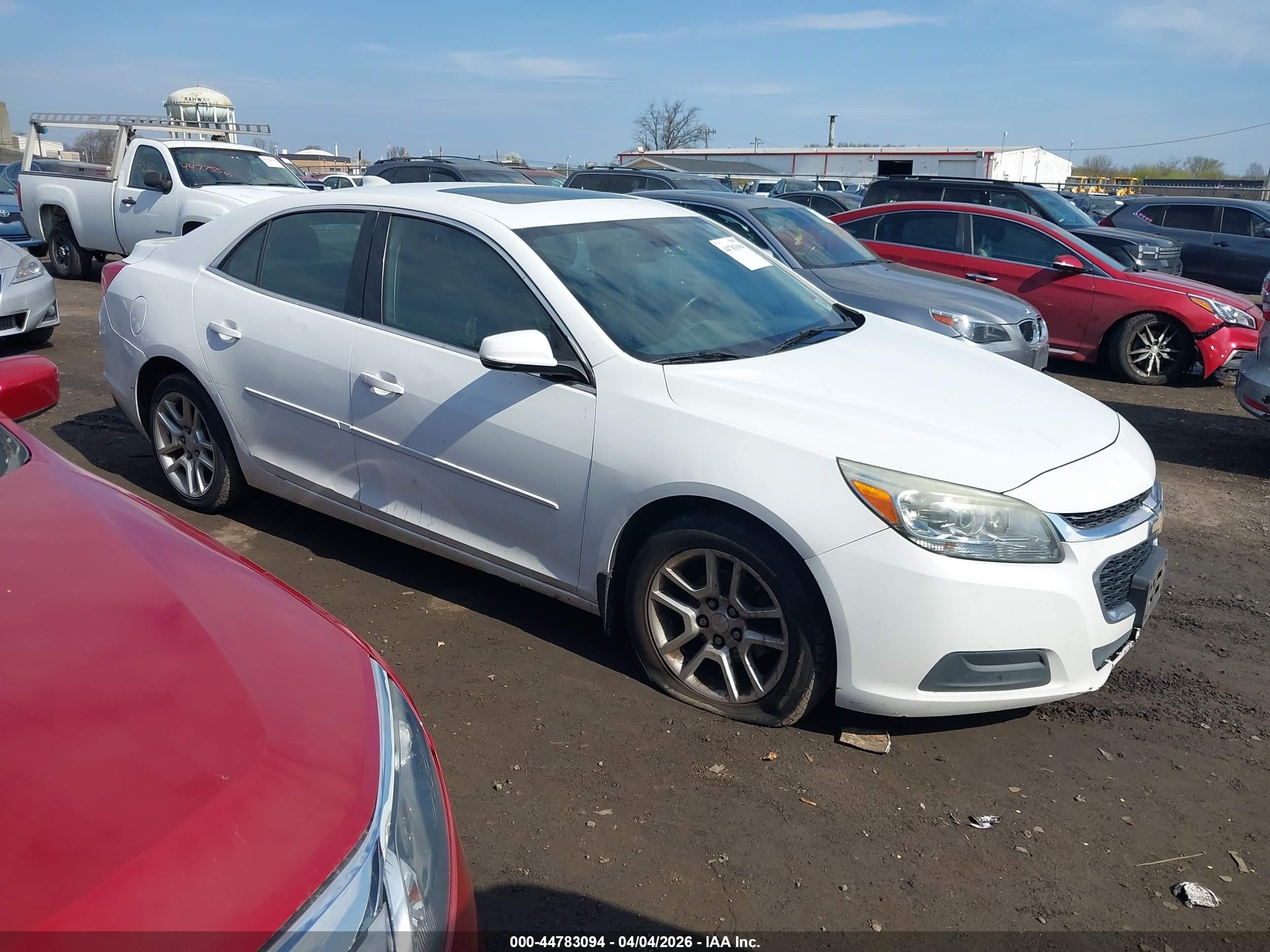 2015 Chevrolet Malibu LT, VIN 1G11C5SL6FF173939 — Front end