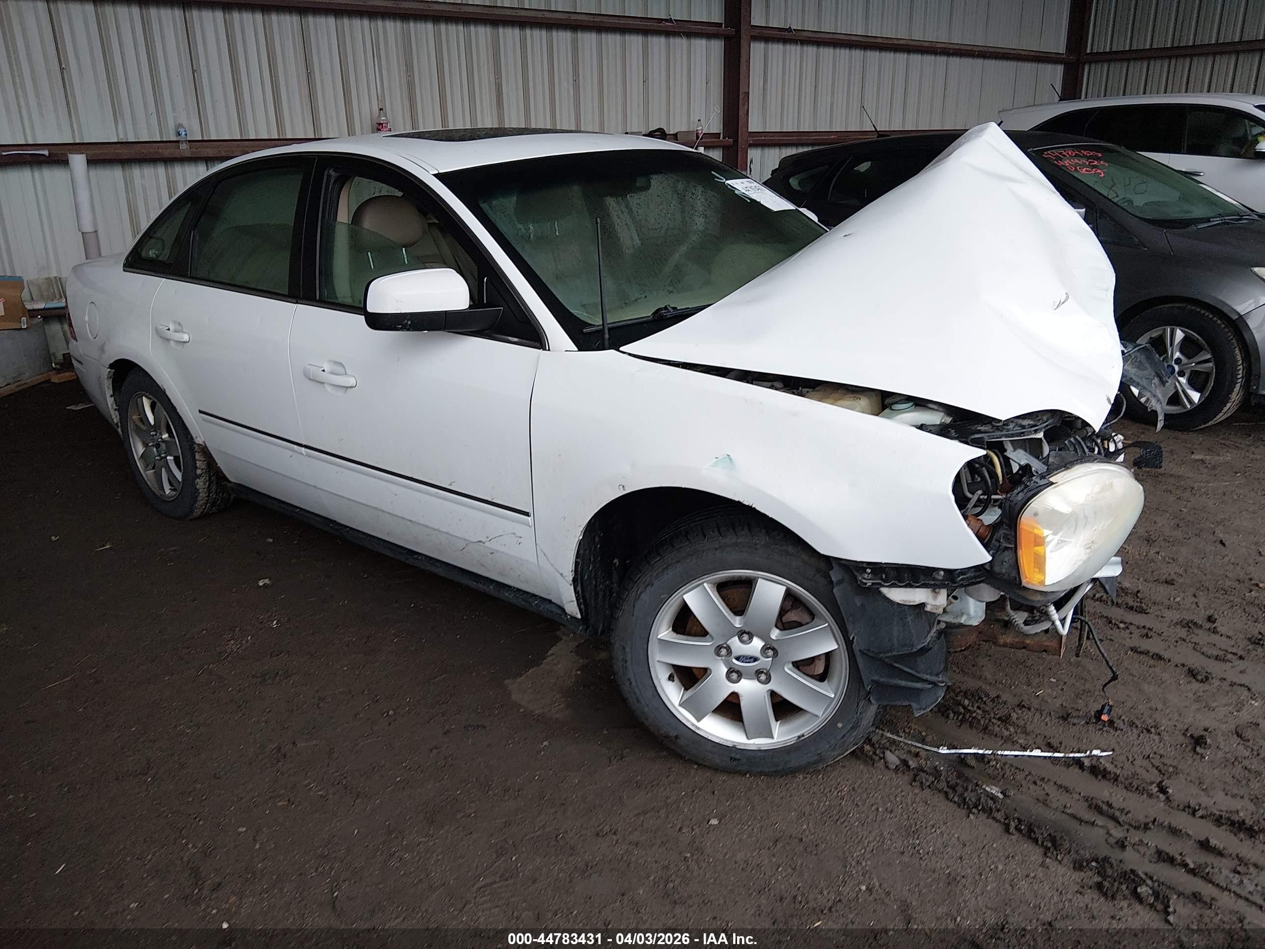 2006 Ford Five Hundred SEL, VIN 1FAFP27136G132434 — Front end