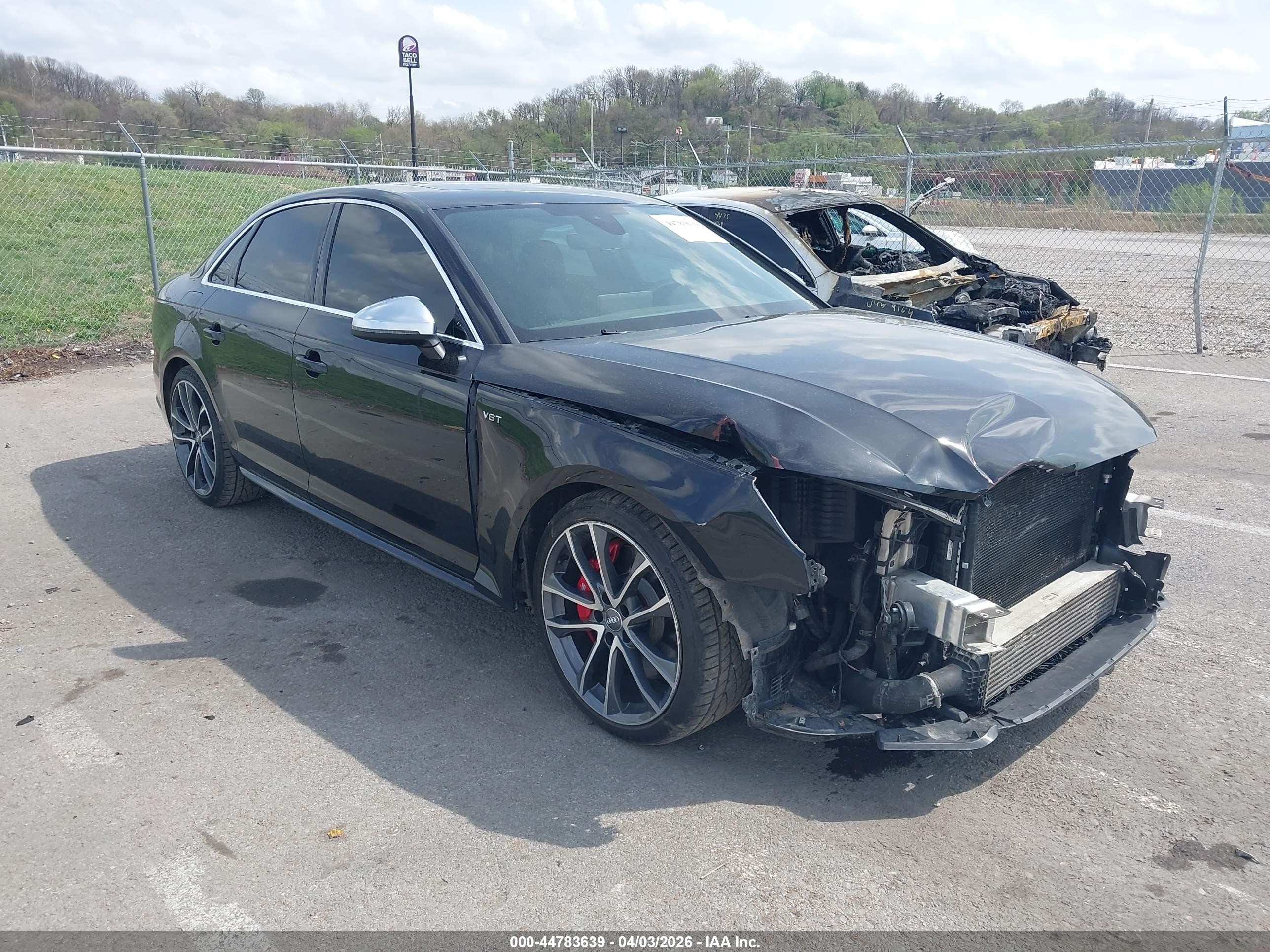 2018 Audi S4 Premium Plus, VIN WAUB4AF48JA002701 — Перед