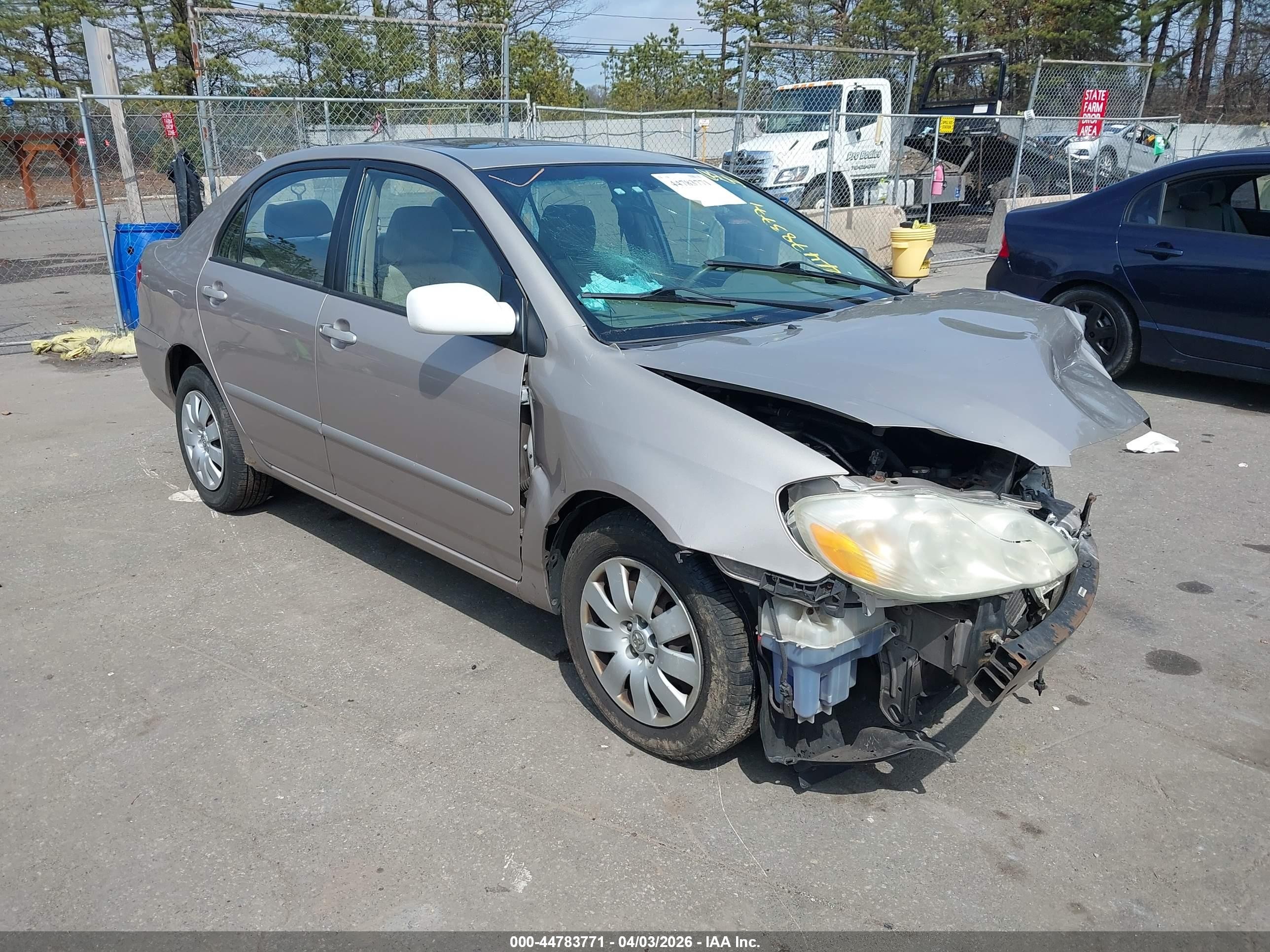 2003 Toyota Corolla LE, VIN 2T1BR32E43C061113 — Front end