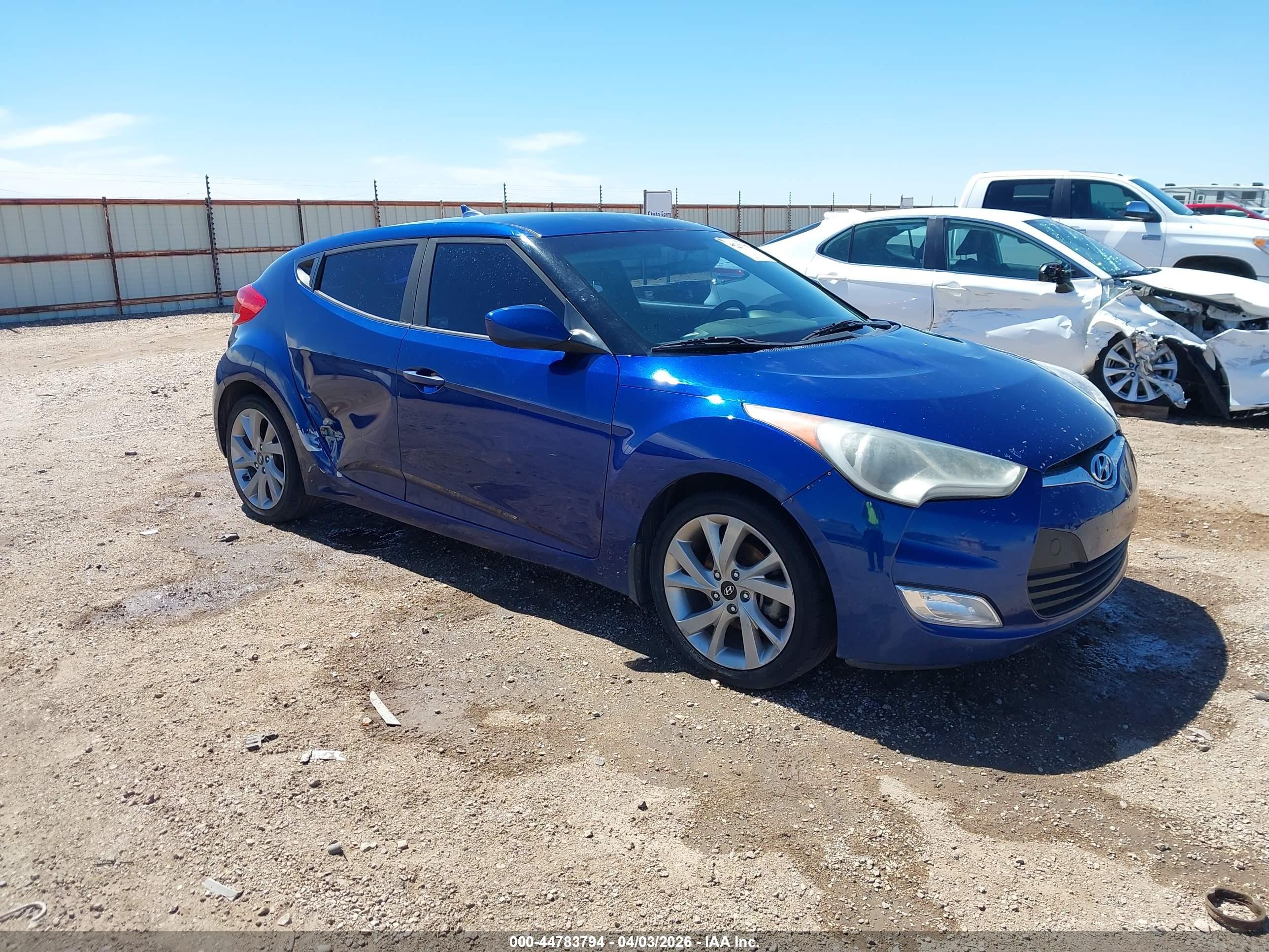 2017 Hyundai Veloster Value Edition, VIN KMHTC6AD6HU317211 — Side