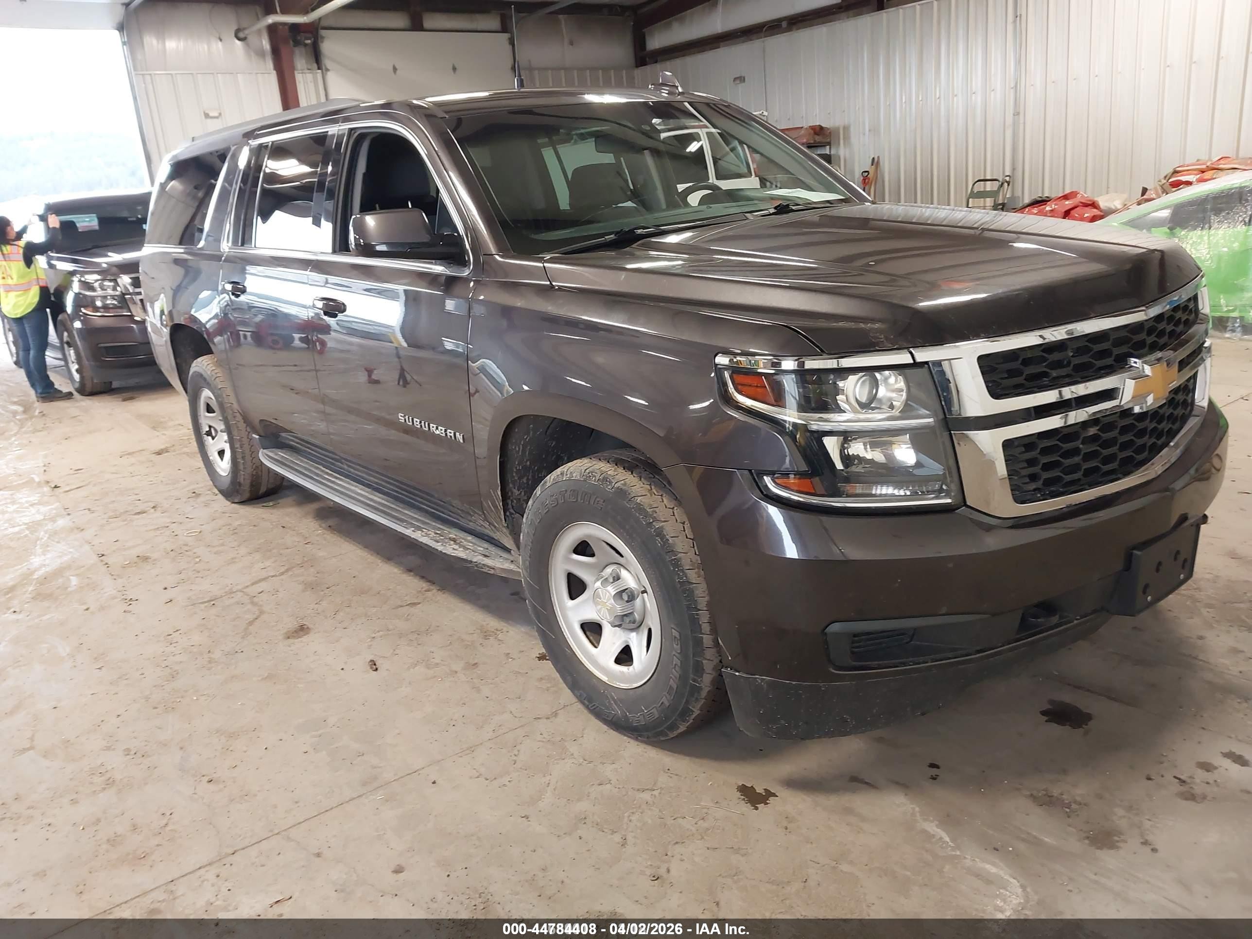 2018 Chevrolet Suburban Commercial, VIN 1GNSKKEC6JR316220 — Normal wear