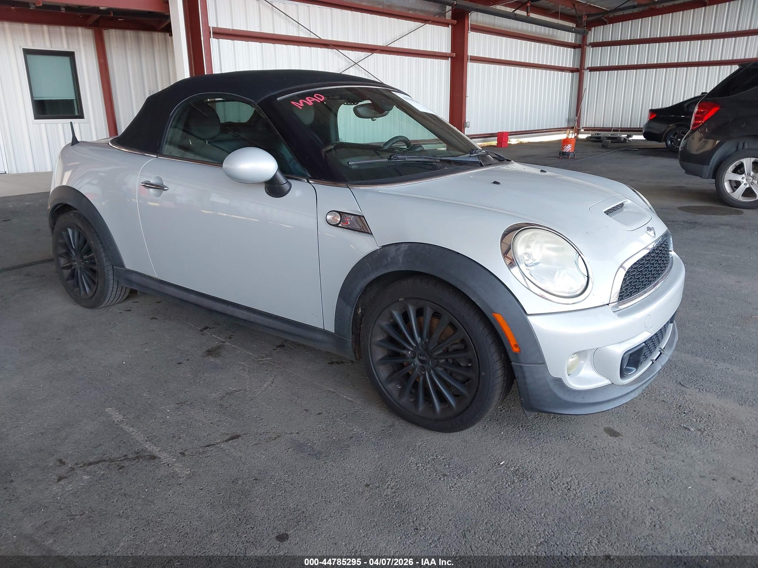 2015 MINI Roadster S, VIN WMWSY3C57FT595718 — Normal wear