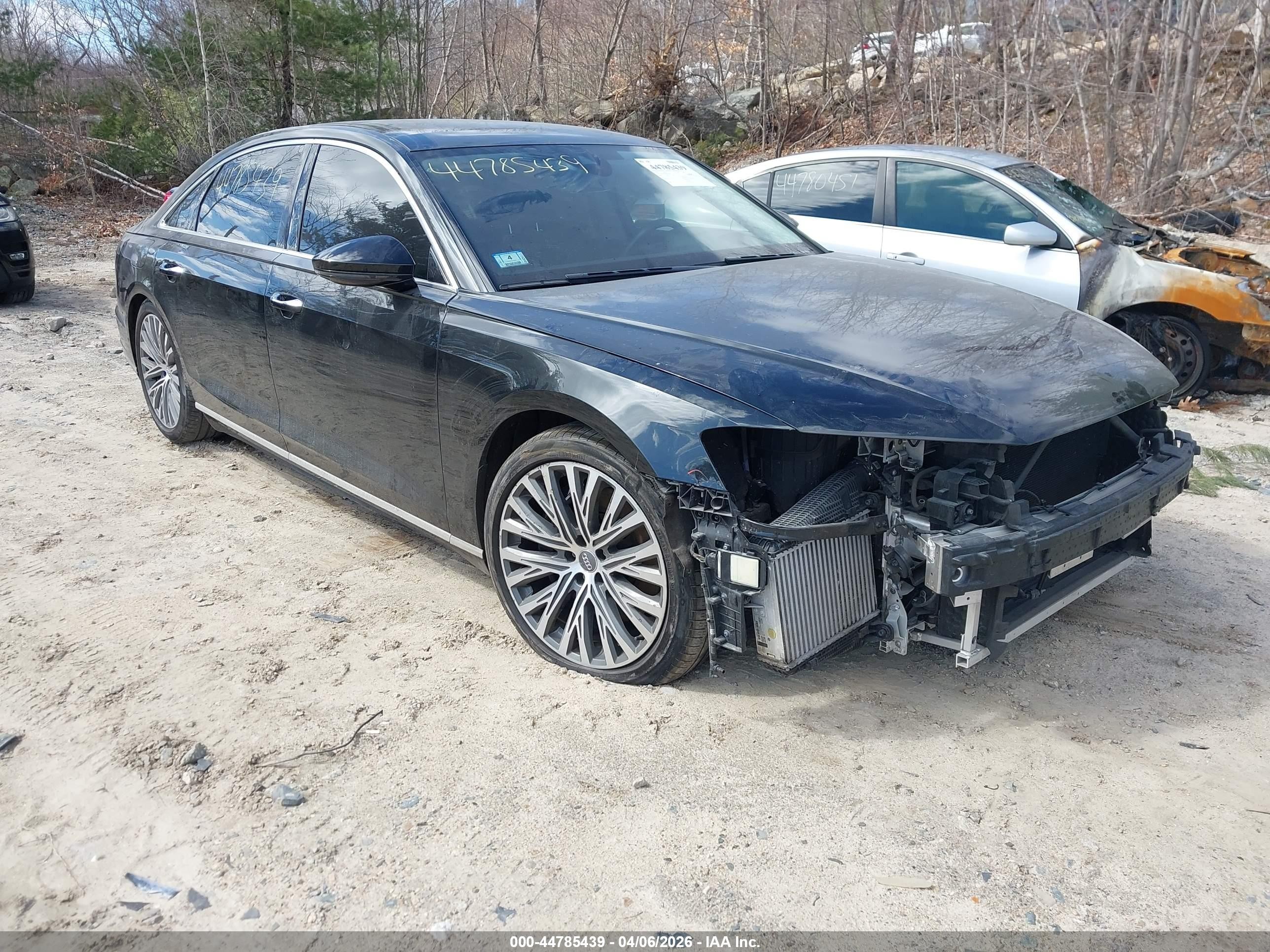 2019 Audi A8, VIN WAU8DAF84KN003366 — Перед