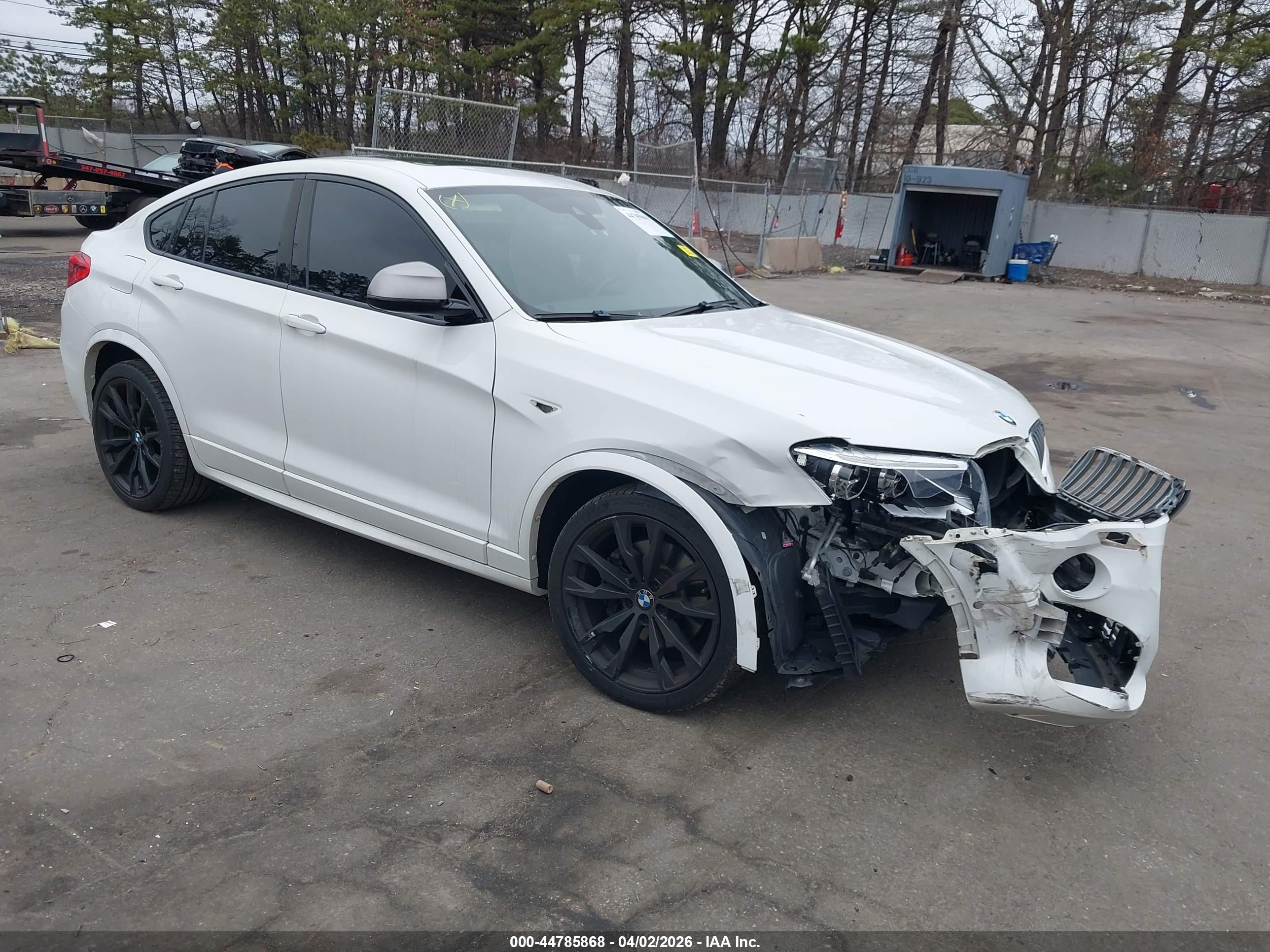 2018 BMW X4 M40i, VIN 5UXXW7C53J0W64323 — Перед