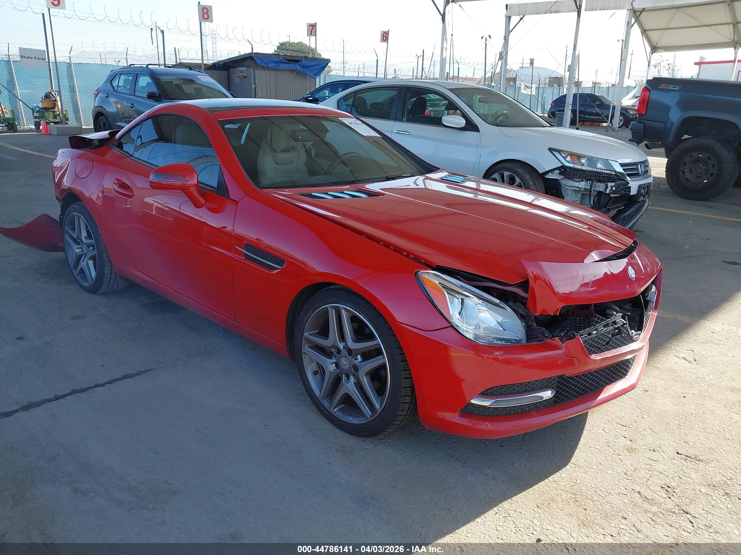 2015 Mercedes-Benz SLK 250, VIN WDDPK4HA1FF100908 — Rear end