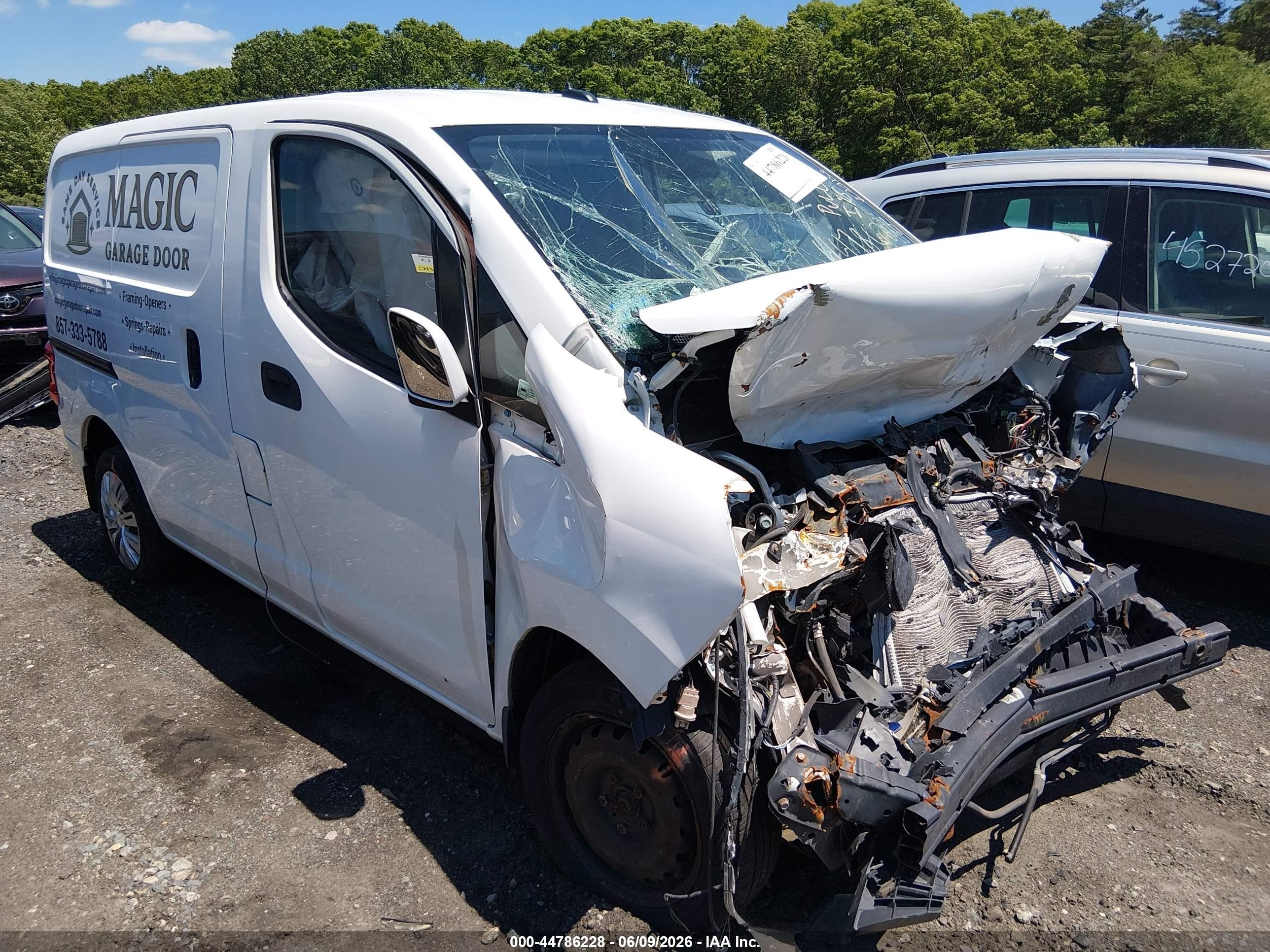 2018 Nissan NV200 S, VIN 3N6CM0KN4JK691616 — Front end