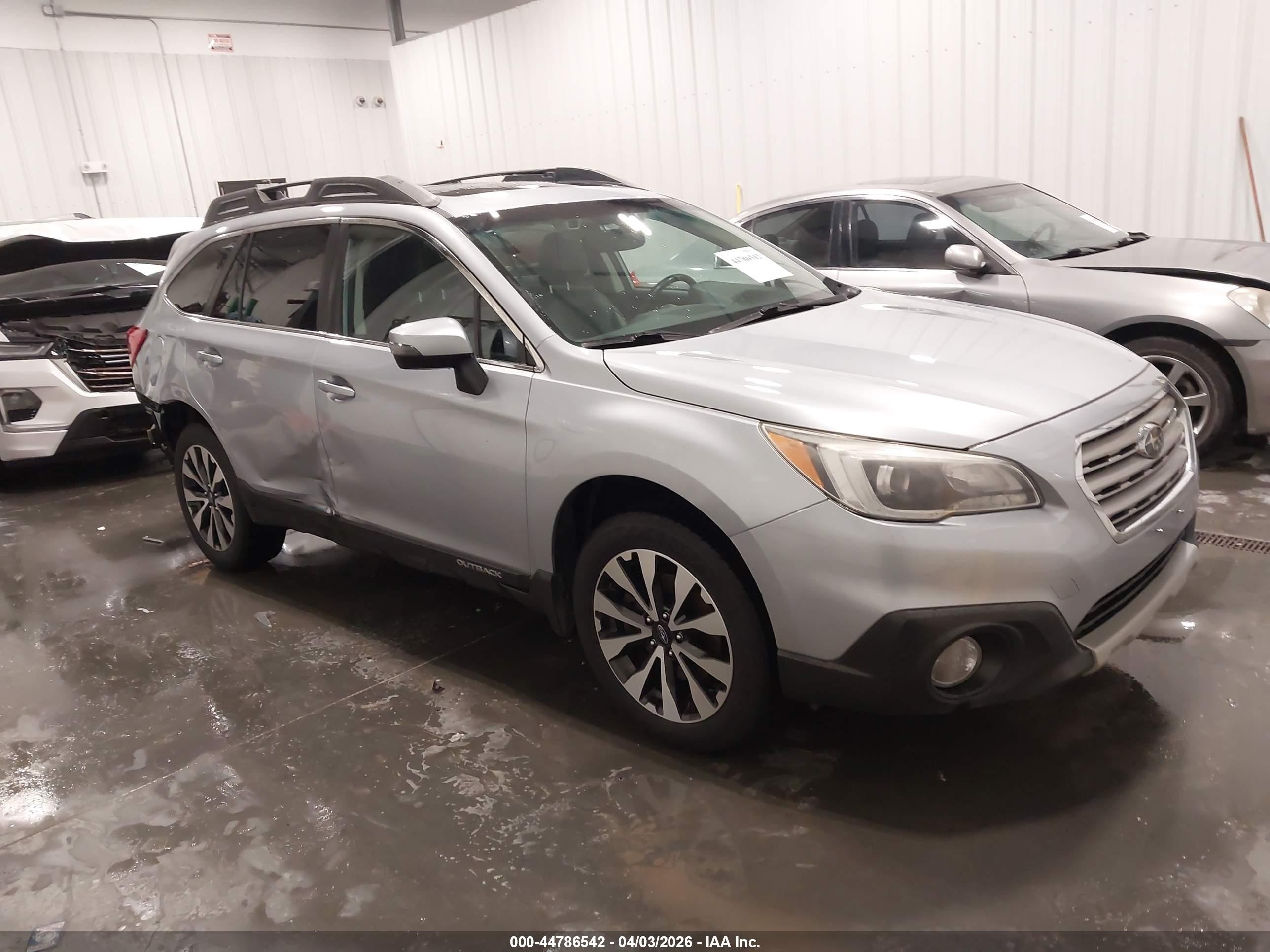 2016 Subaru Outback Limited, VIN 4S4BSBNC8G3331432 — Rear end