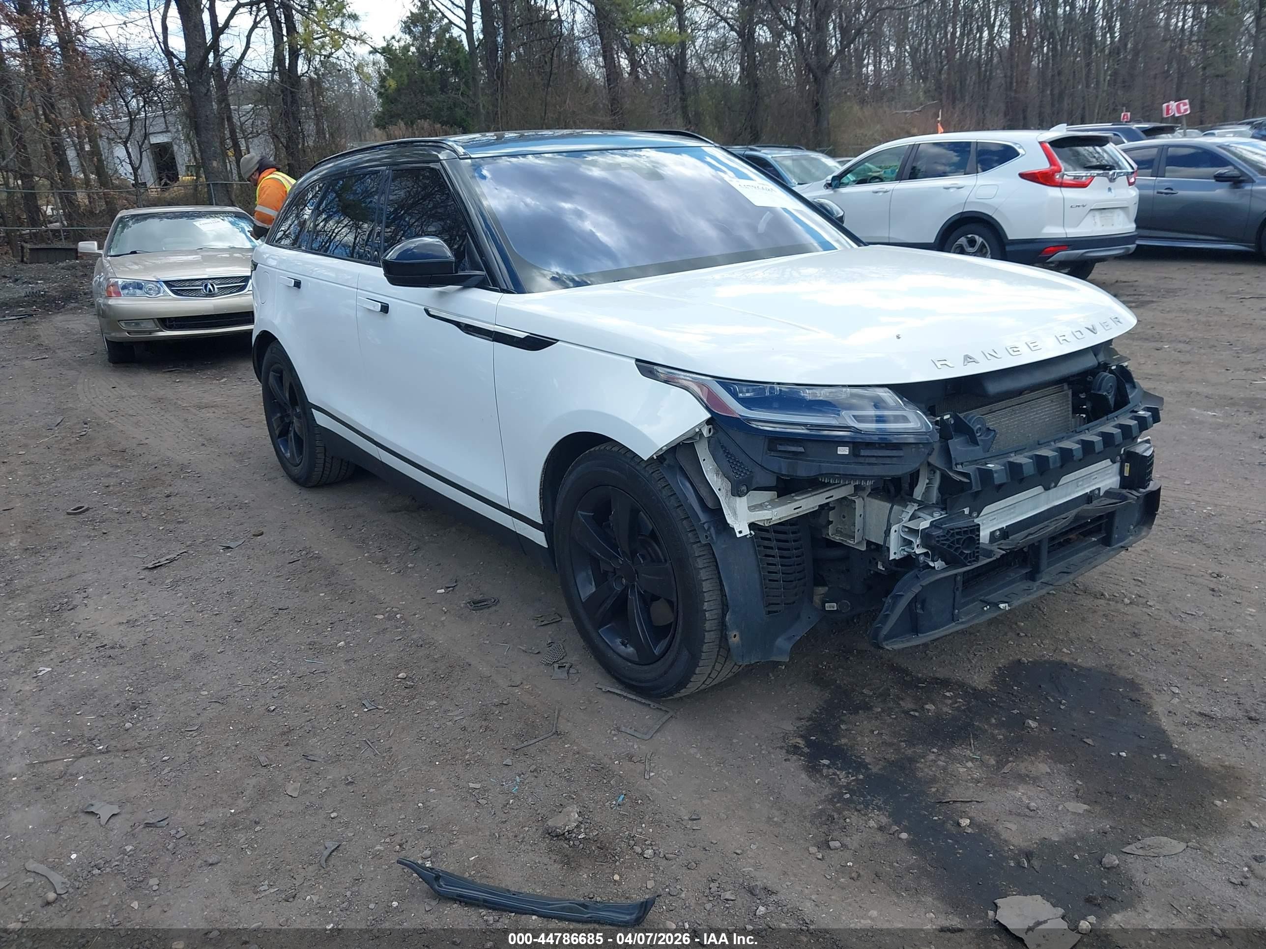 2018 Land Rover Range Rover Velar S, VIN SALYB2RV2JA747210 — Перед
