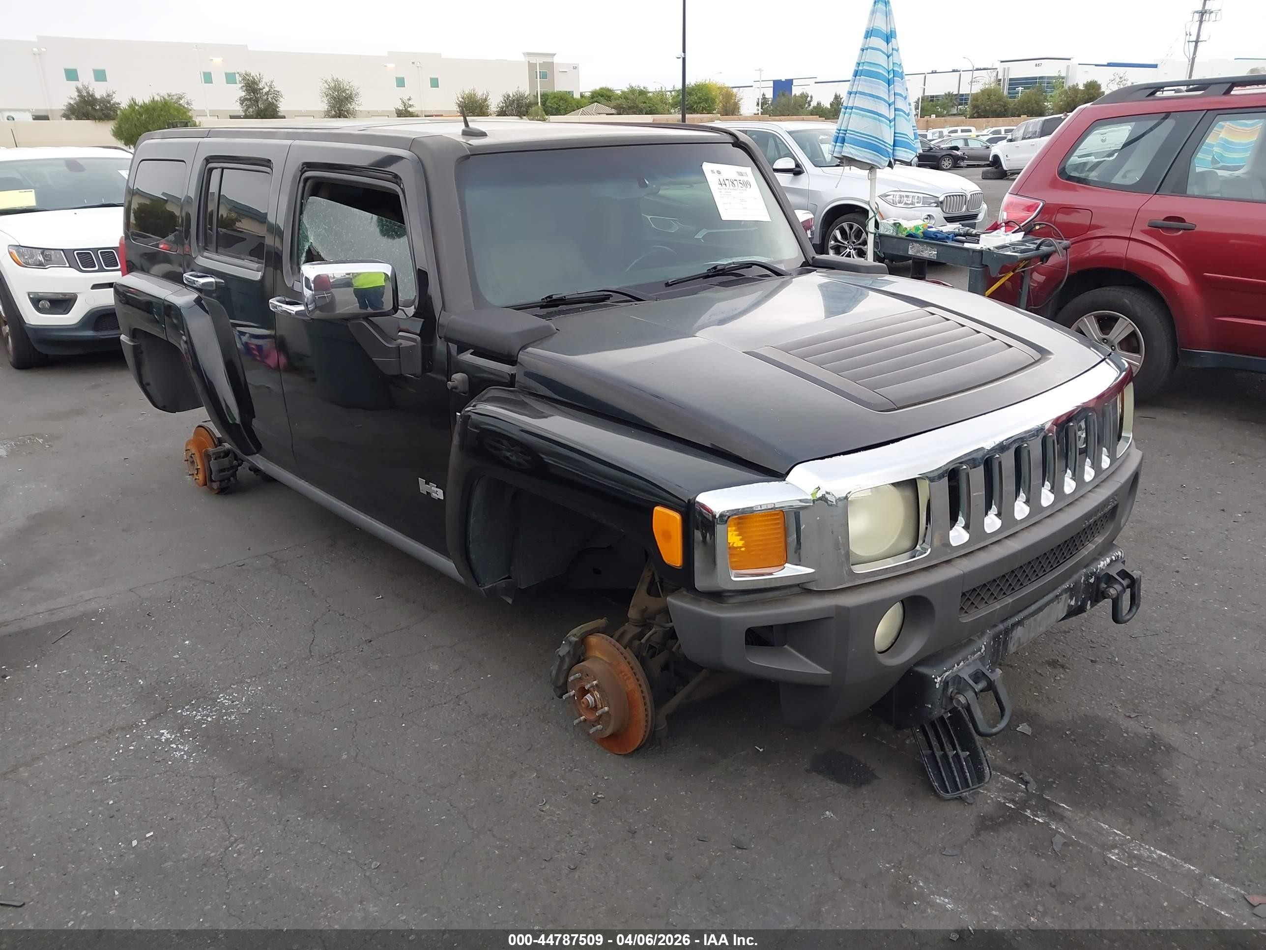 2008 Hummer H3 Luxury, VIN 5GTEN13E188102577 — Vandalism