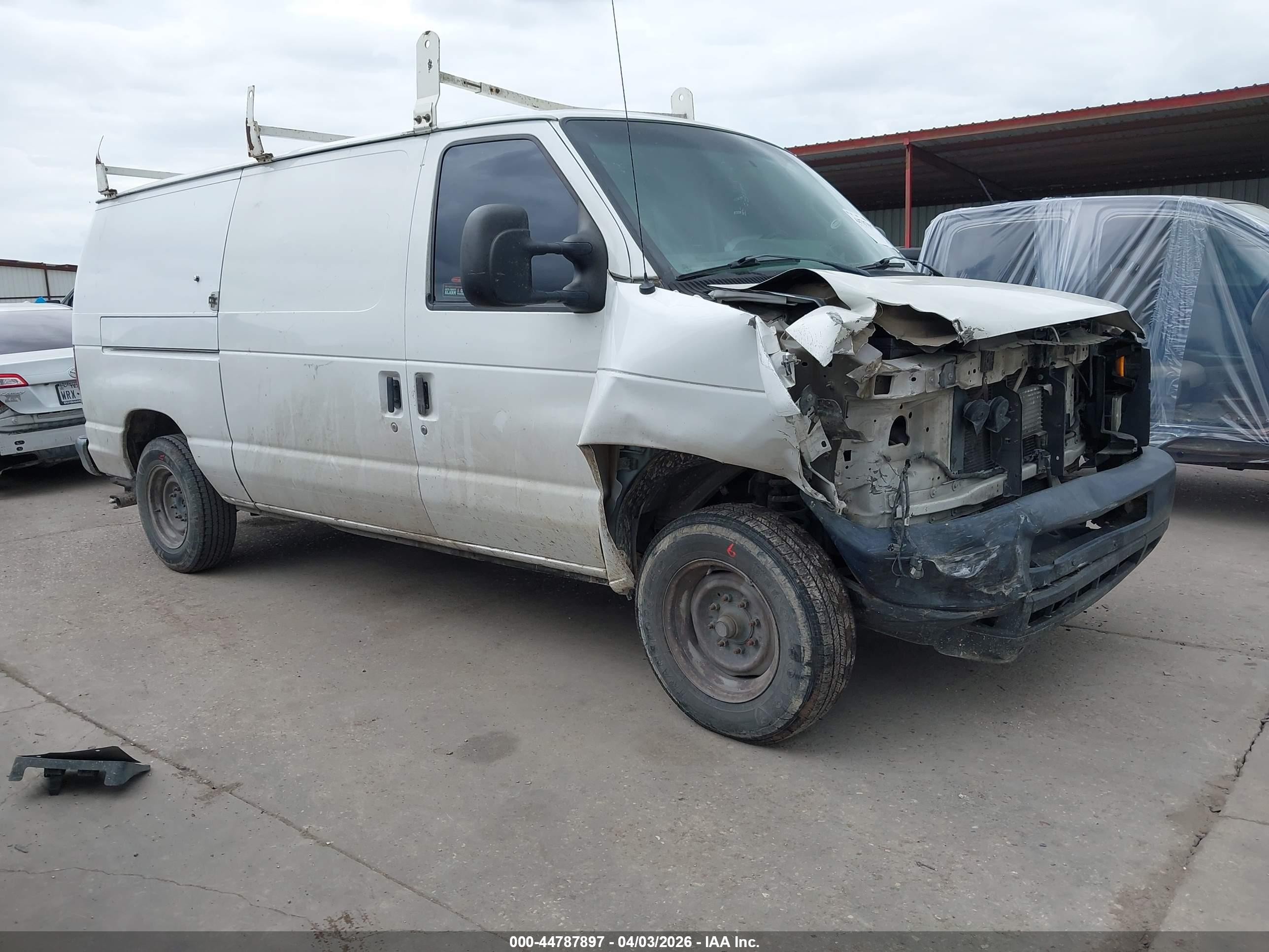 2013 Ford Econoline Cargo Commercial, VIN 1FTNE1EW8DDB12022 — Front end