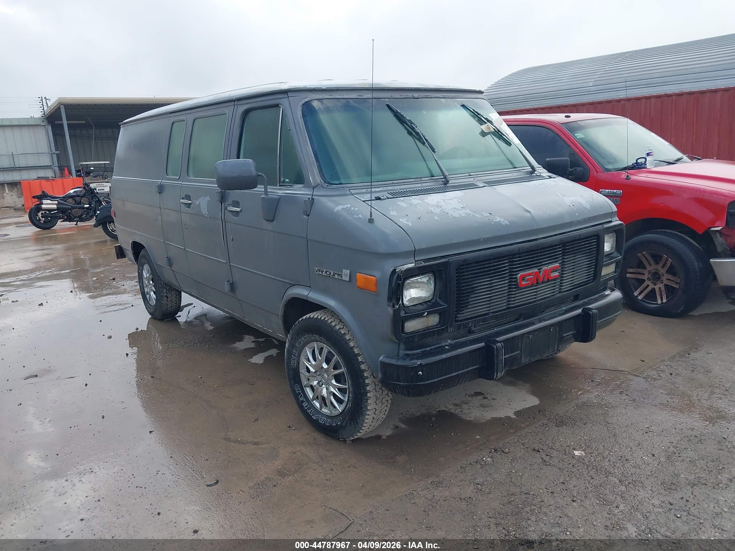 1992 GMC Vandura, VIN 1GTDG15H9N7501405 — Mechanical