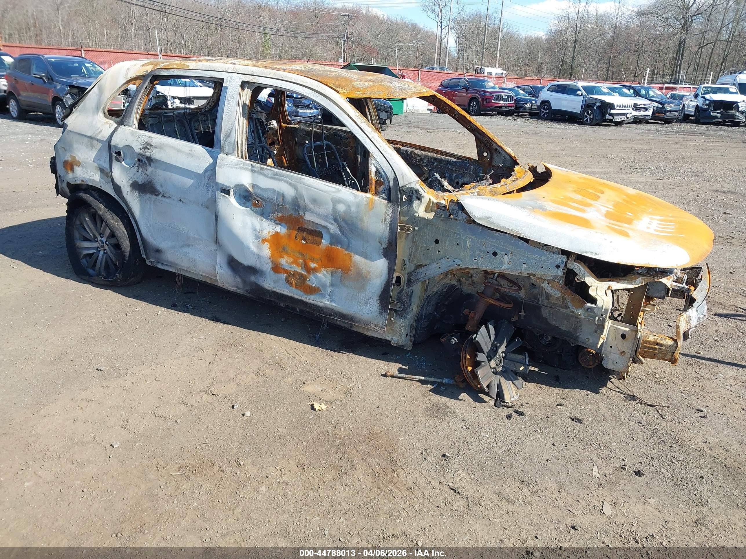 2020 Mitsubishi Outlander ES, VIN JA4AR3AUXLU020860 — Engine fire