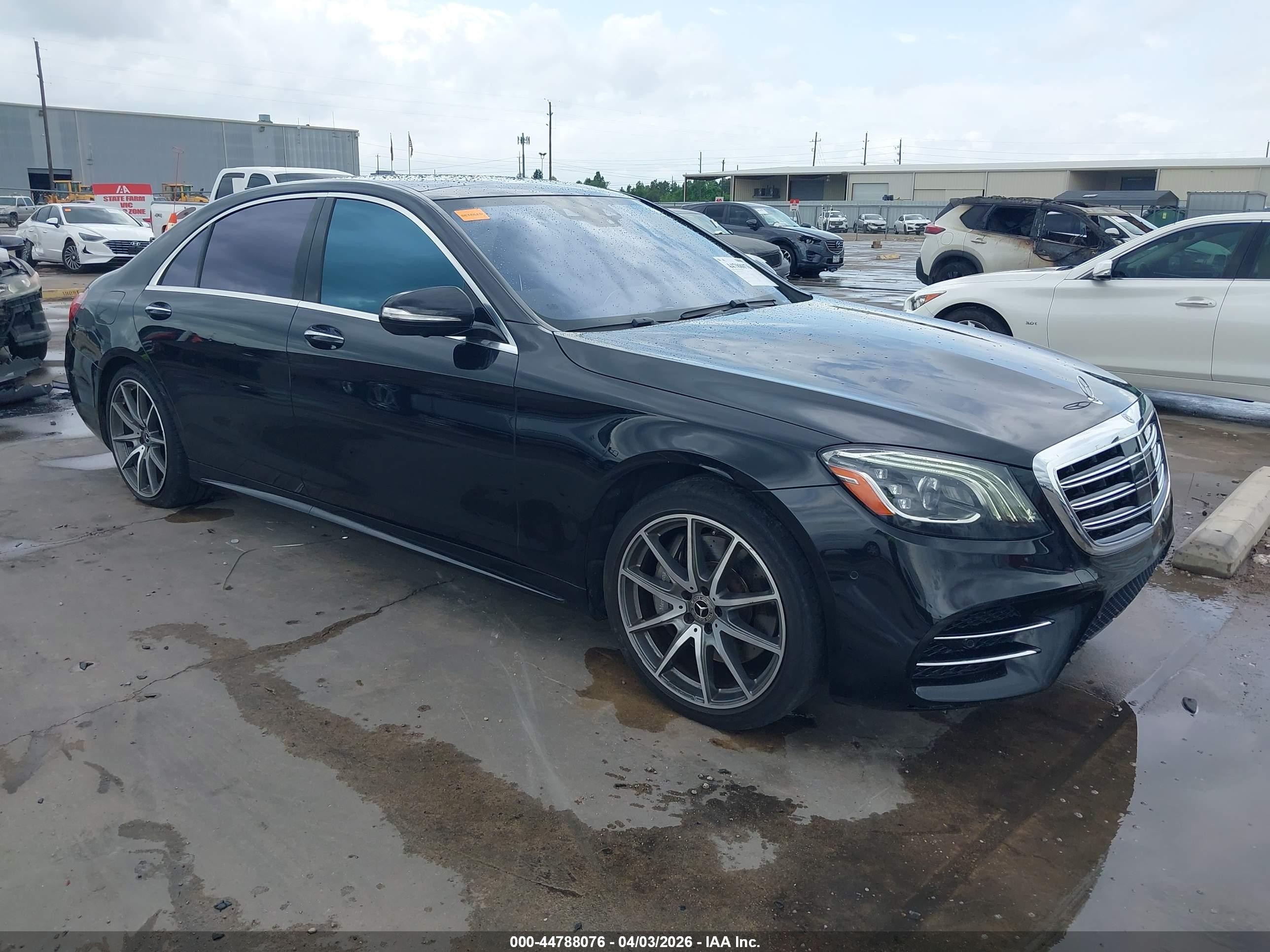 2019 Mercedes-Benz S 560, VIN WDDUG8DB0KA436583 — Side