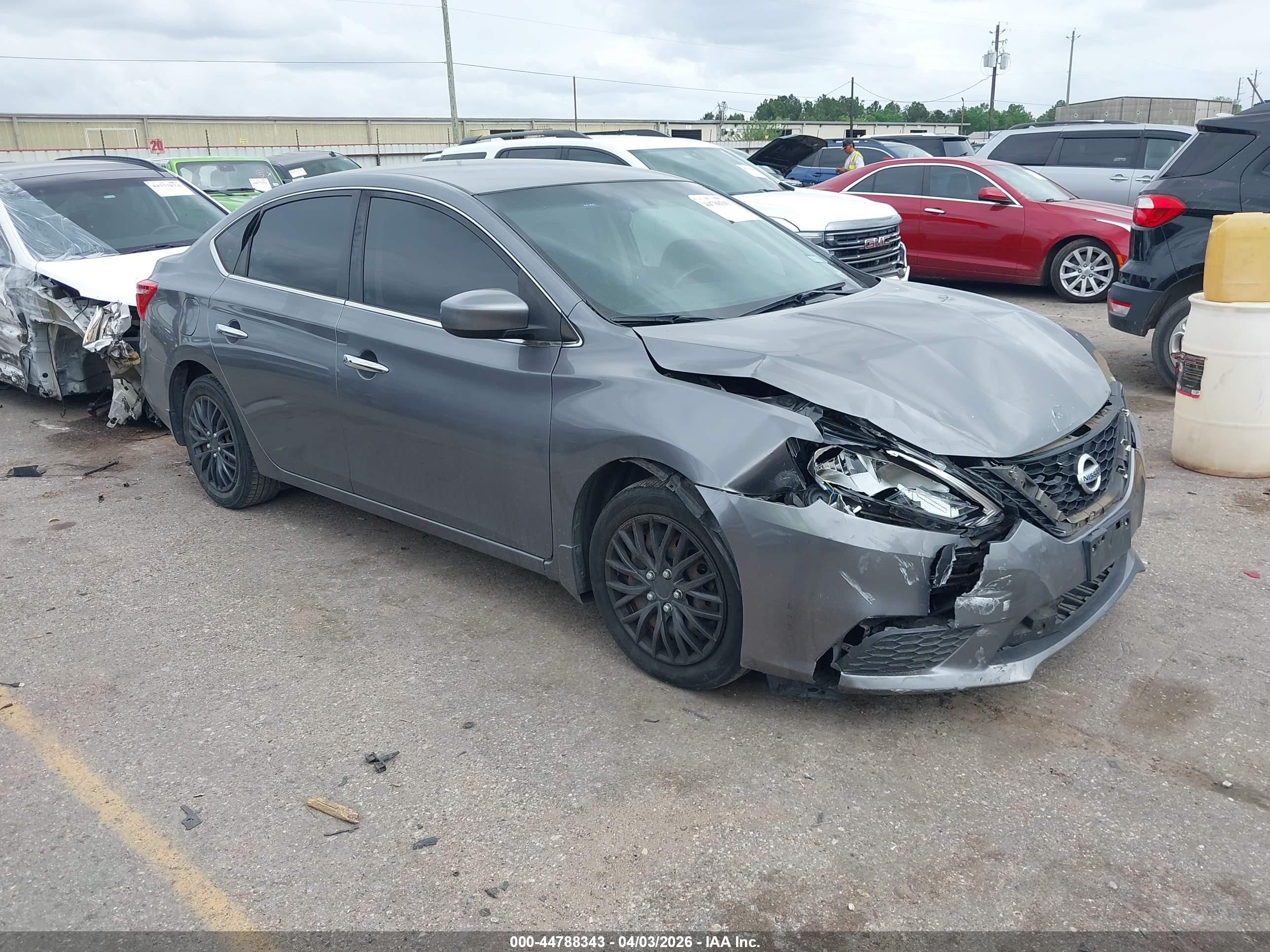 2017 Nissan Sentra SV, VIN 3N1AB7AP2HY358952 — Front end