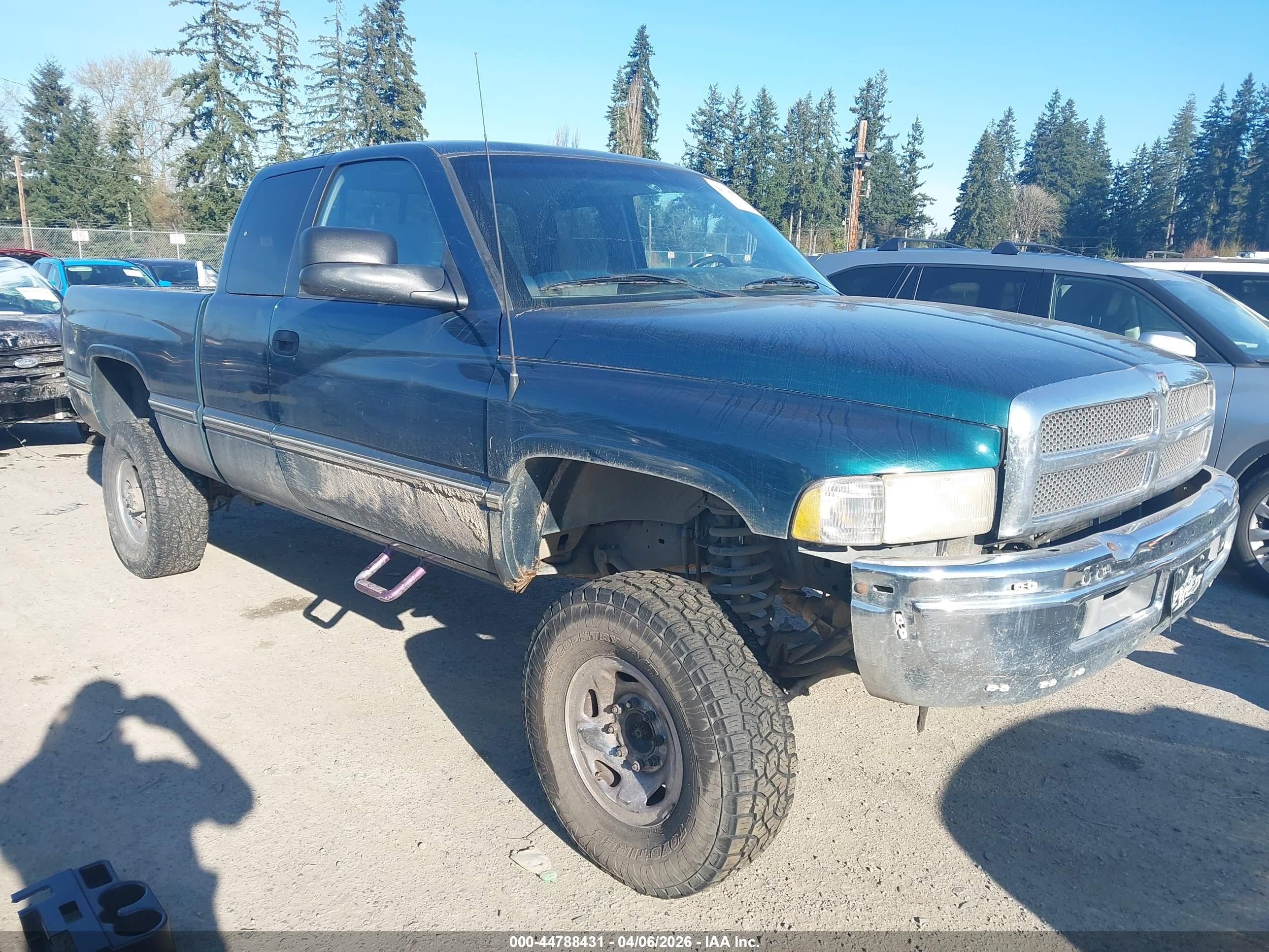 1997 Dodge 2500, VIN 3B7KF23Z6VM557609 — Side