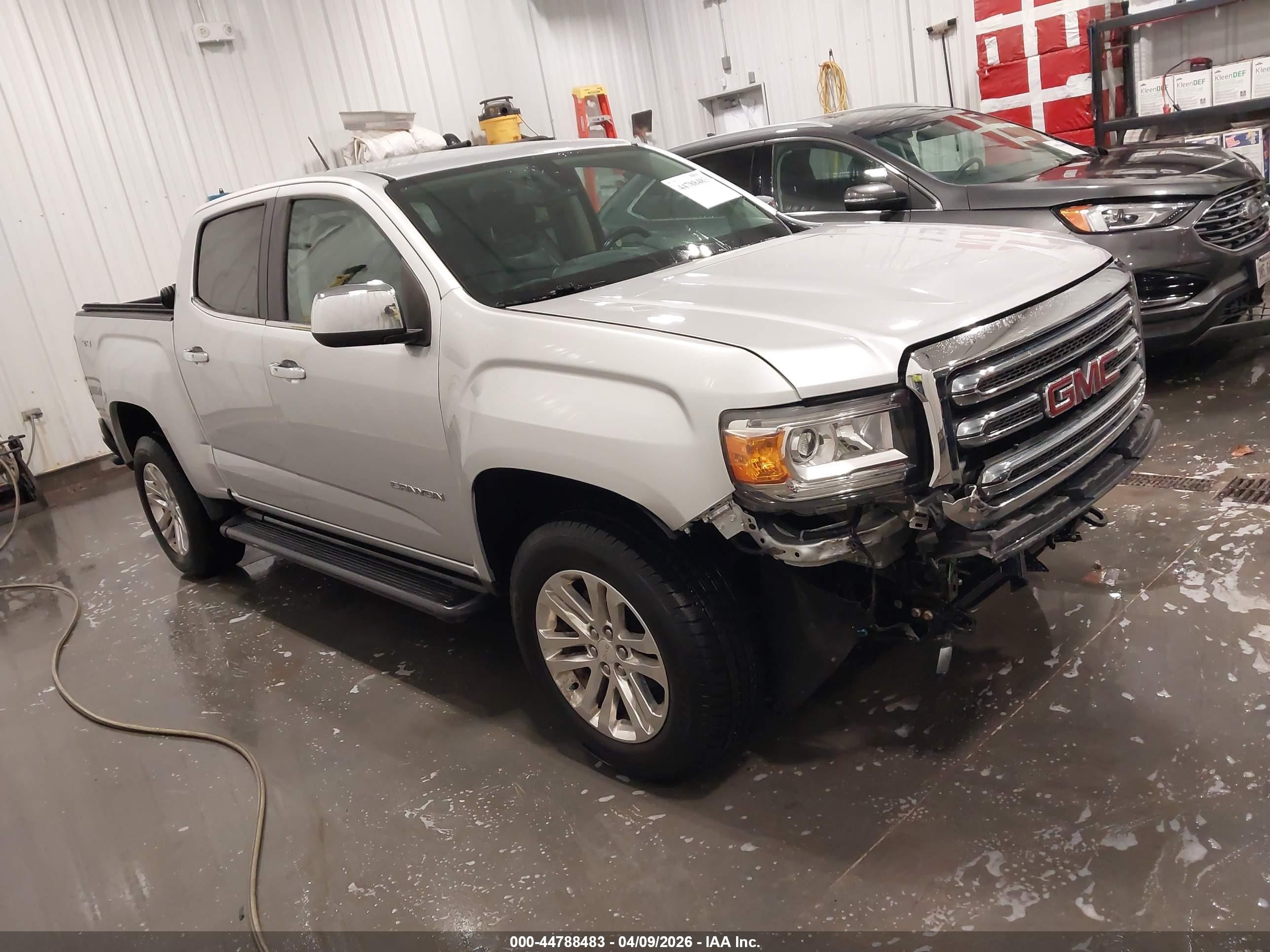 2015 GMC Canyon 4WD SLT, VIN 1GTG6CE32F1185768 — Front end