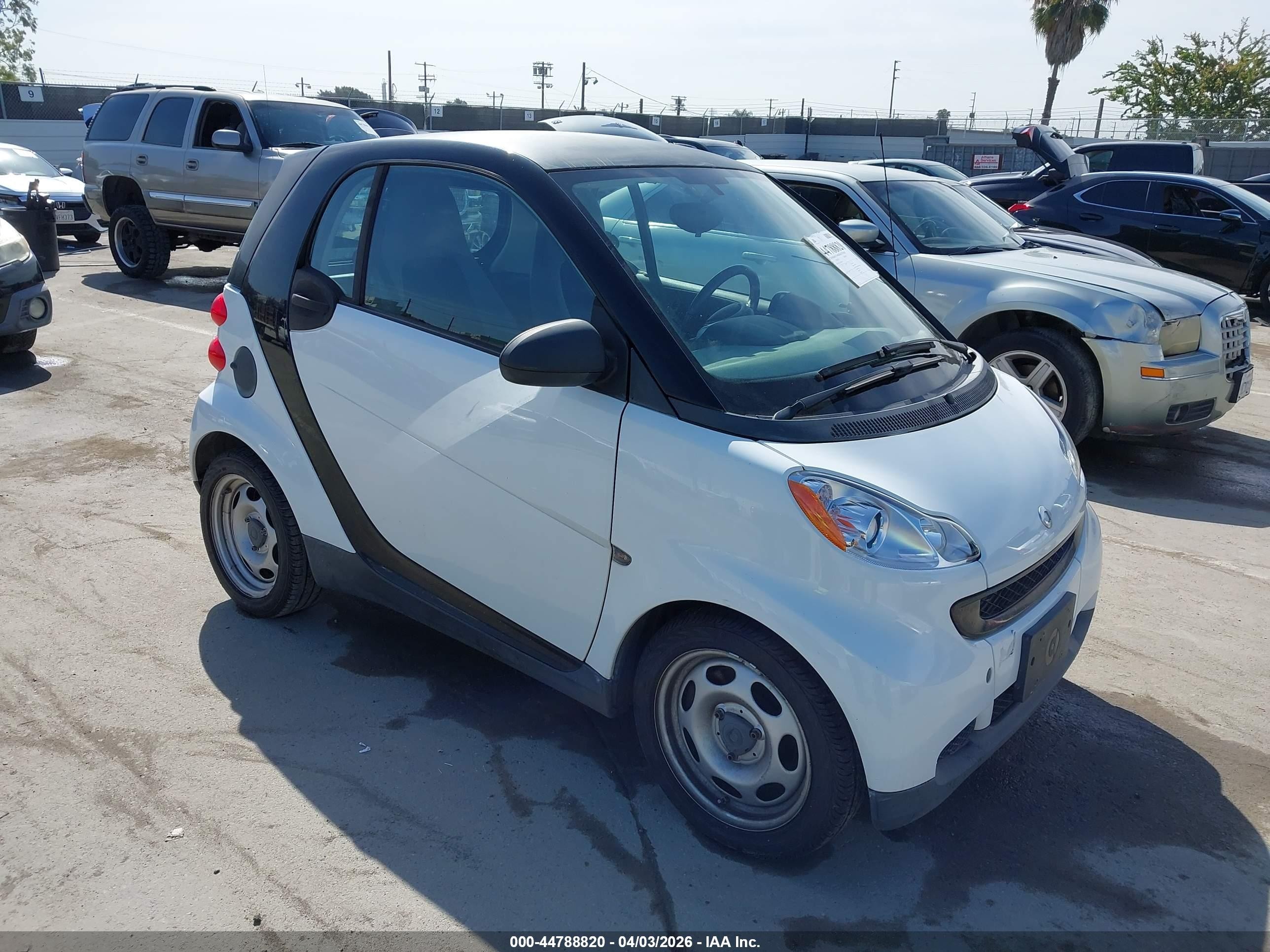 2010 Smart fortwo Pure, VIN WMEEJ3BA3AK390254 — По всему кузову