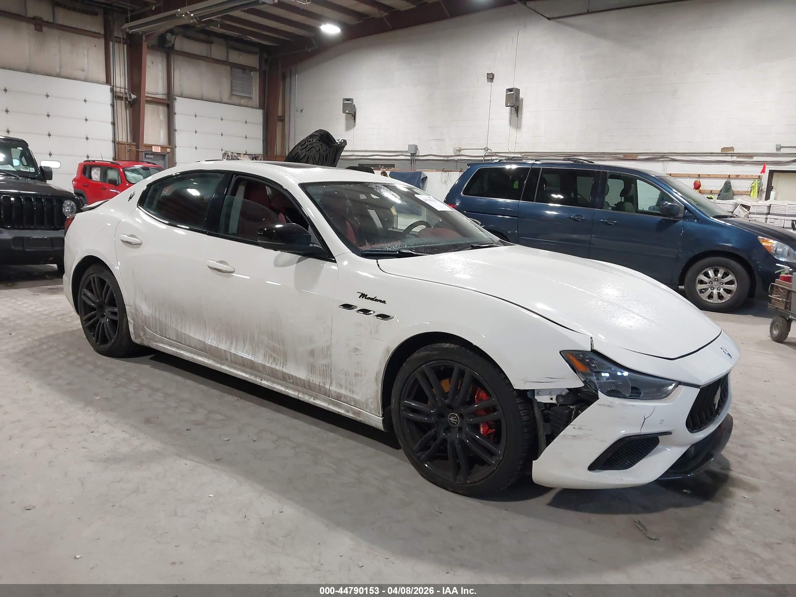 2023 Maserati Ghibli Modena Q4, VIN ZAM57YTM0PX411507 — По всему кузову