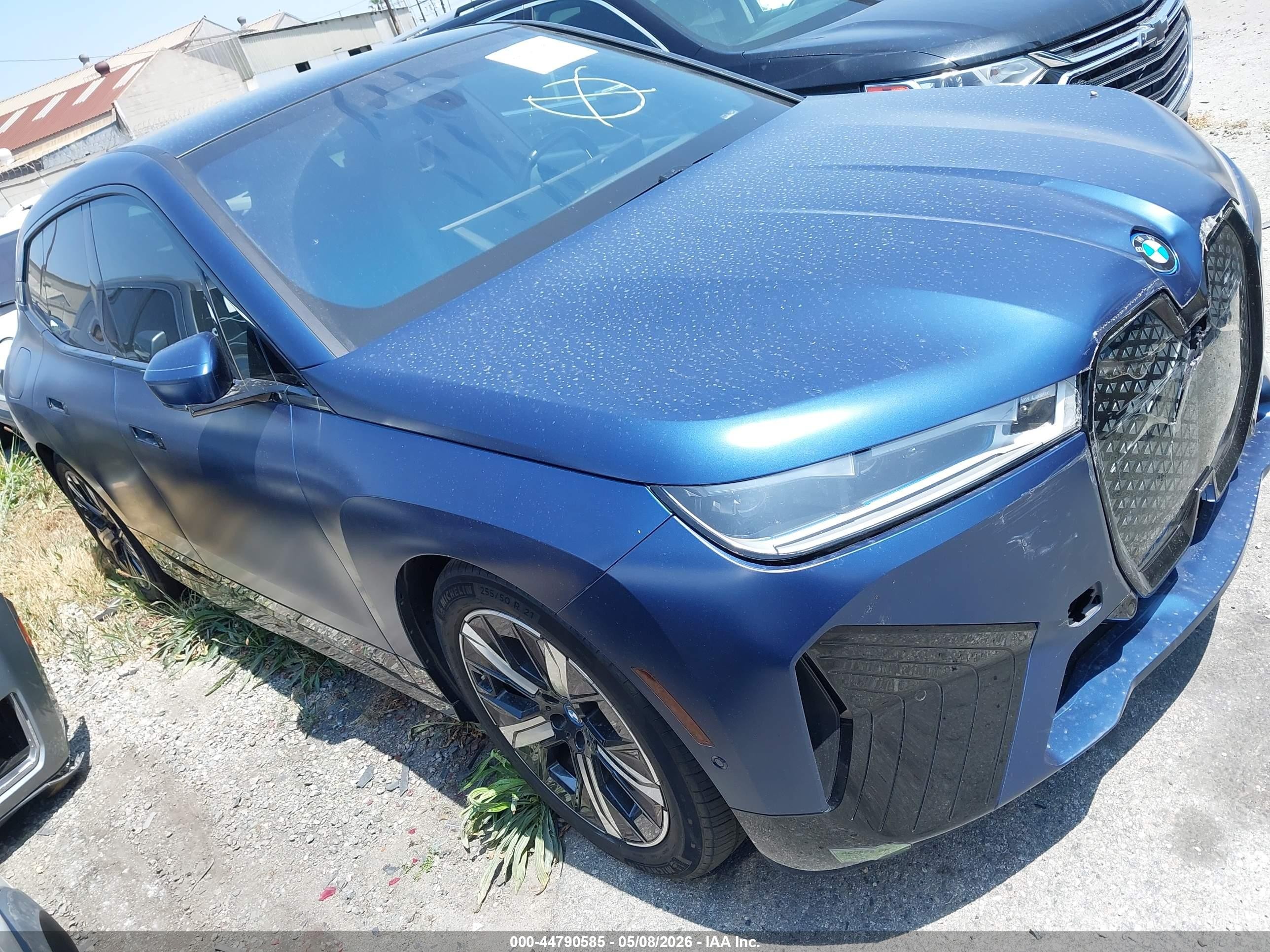 2022 BMW iX xDrive50, VIN WB523CF06NCK66214 — Фото с аукциона 1 of 6