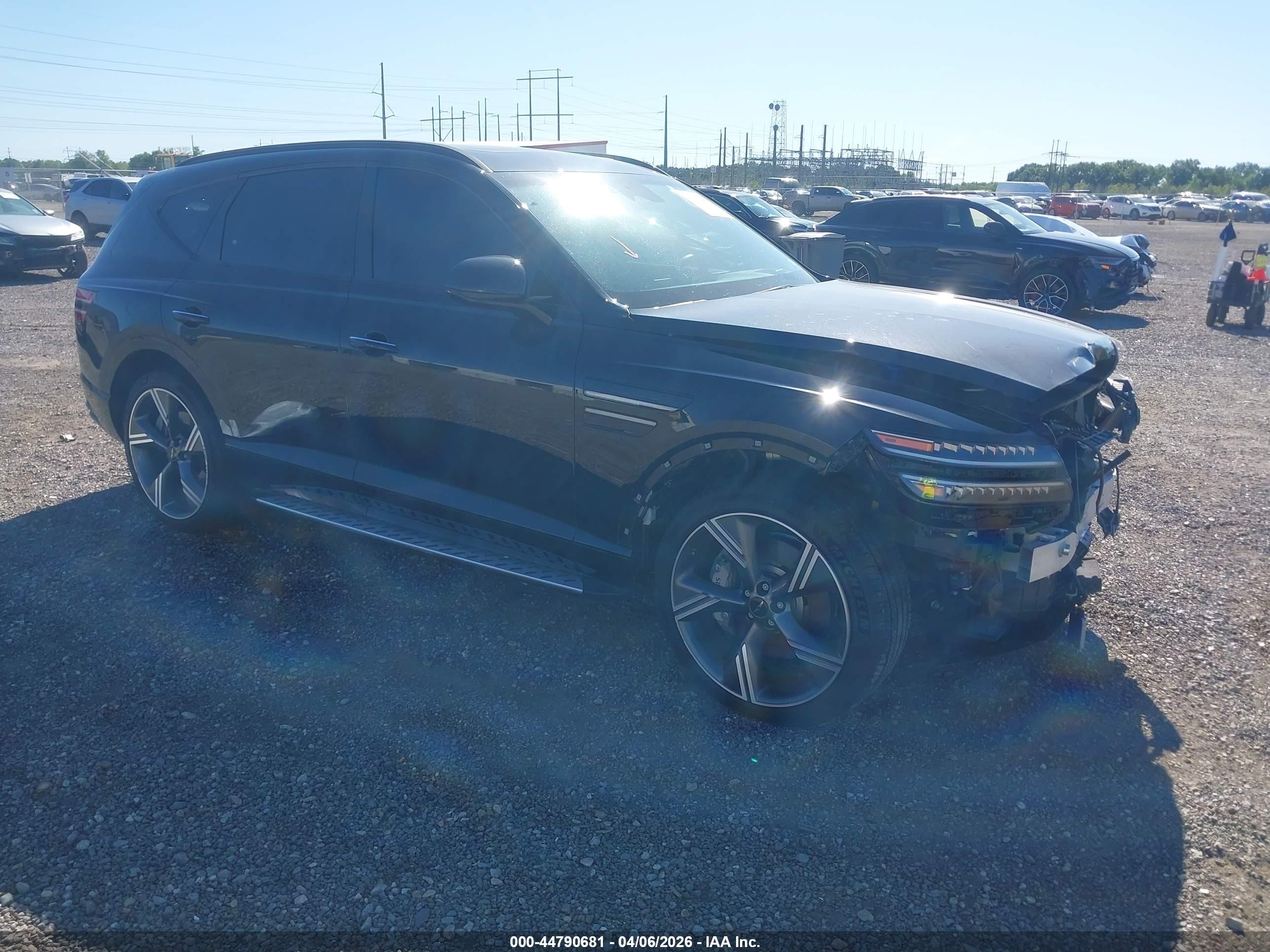 2025 Genesis GV80 Prestige, VIN KMUHEESC1SU259355 — Front end