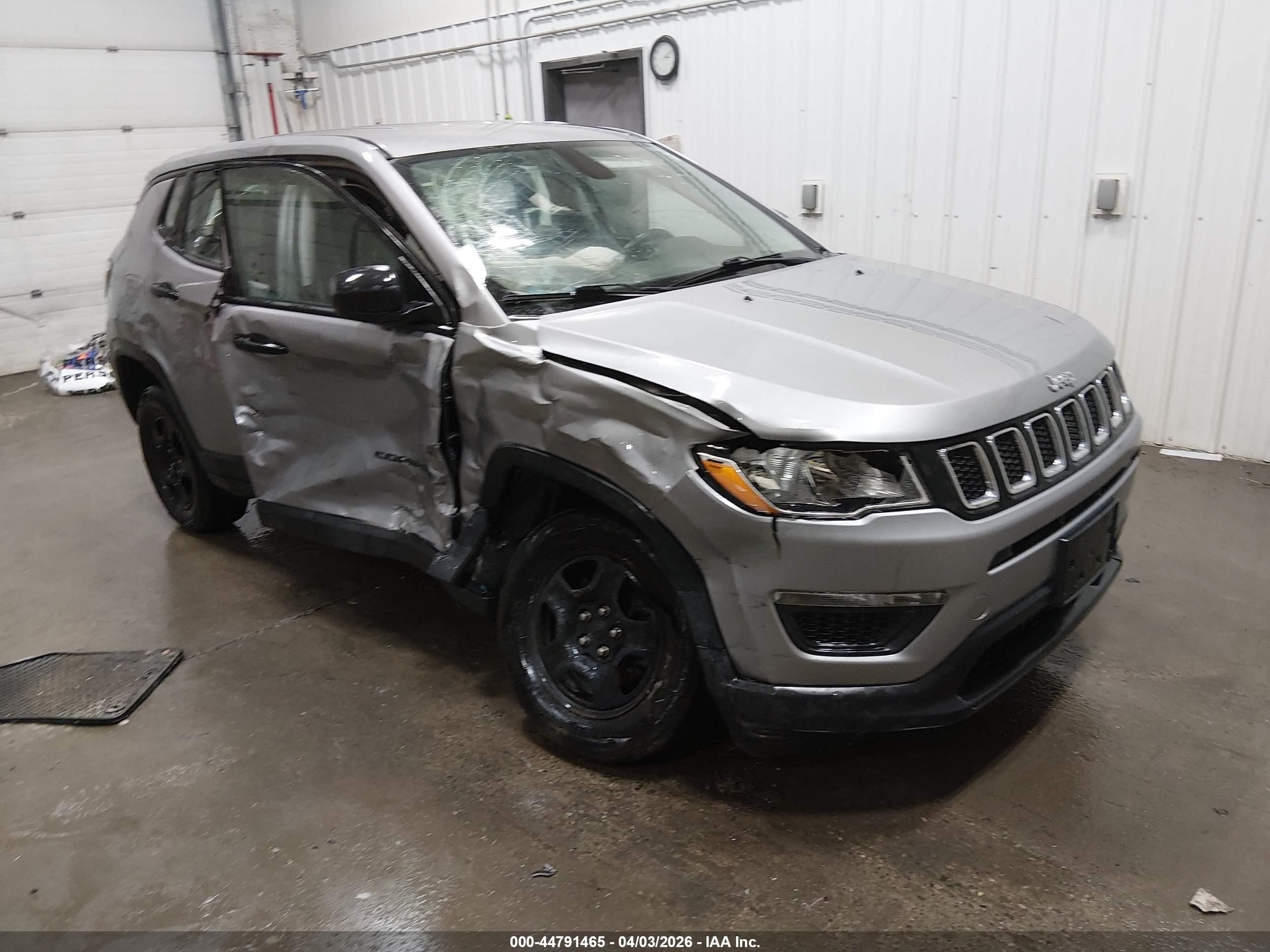 2018 Jeep Compass Sport, VIN 3C4NJDAB8JT111765 — Side