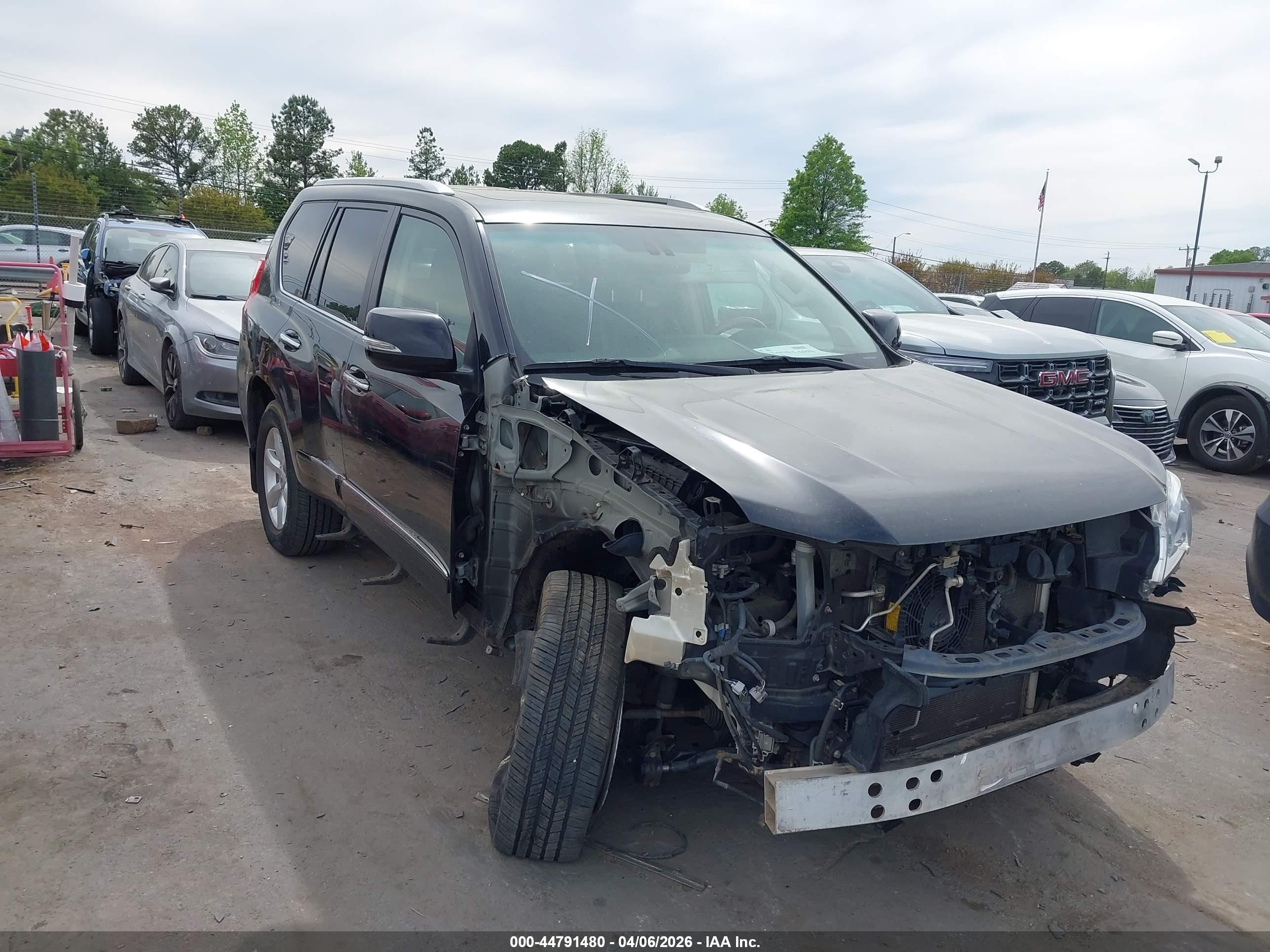 2011 Lexus GX 460 Premium, VIN JTJJM7FXXB5034438 — Front end