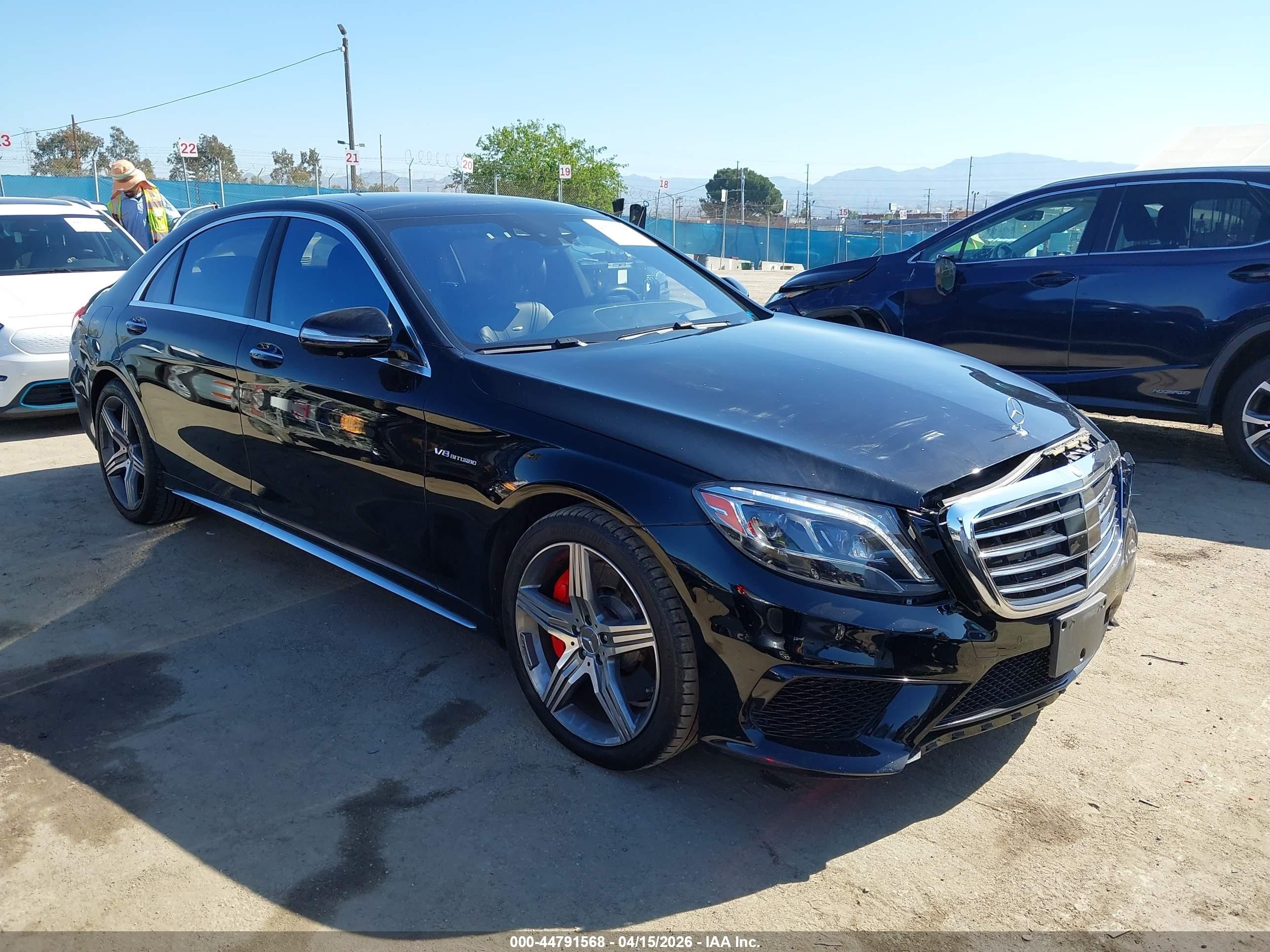 2015 Mercedes-Benz S 63 AMG, VIN WDDUG7JB4FA134637 — Front end