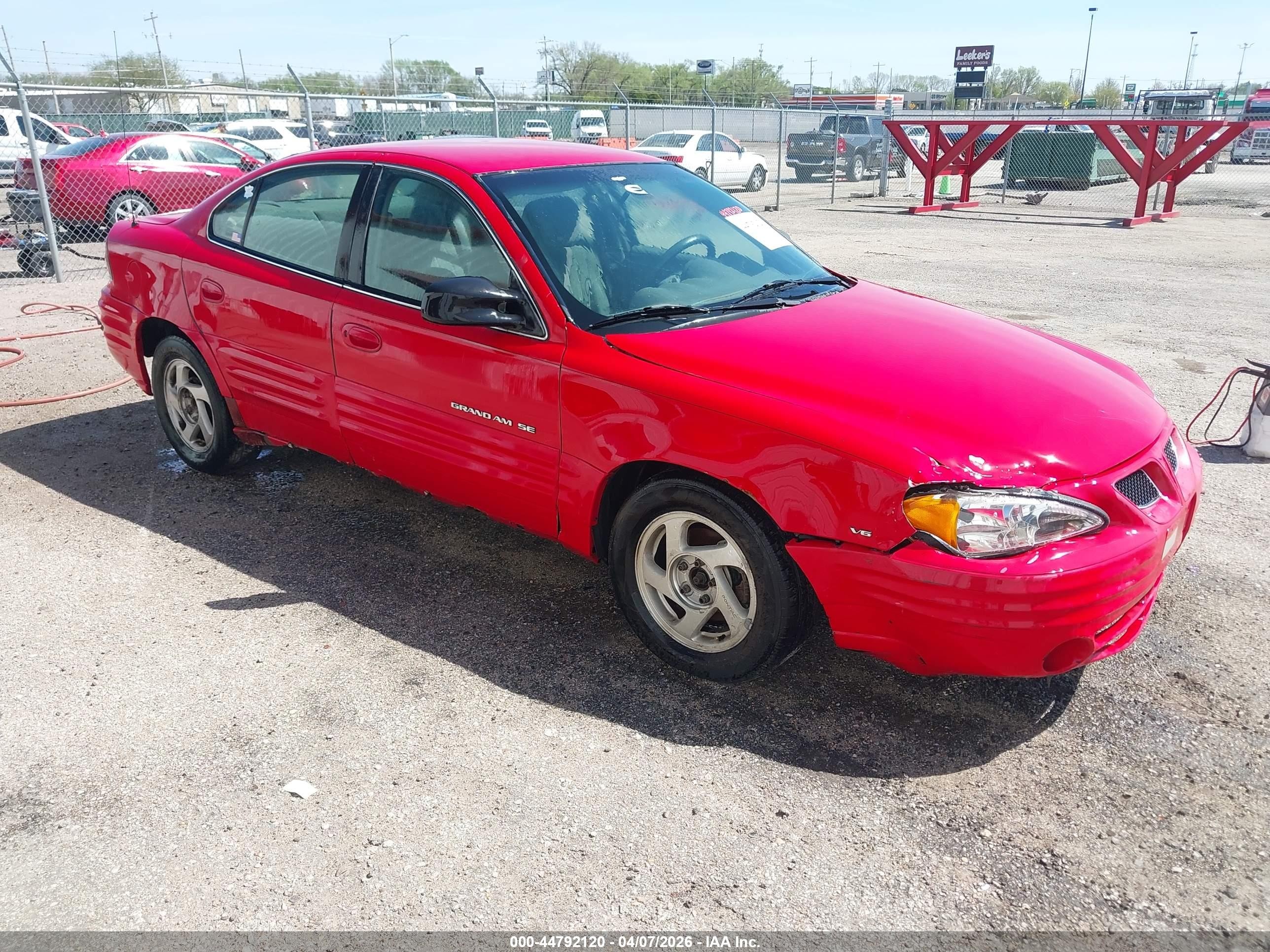1999 Pontiac Grand Am SE1, VIN 1G2NE52E9XC502399 — Перед