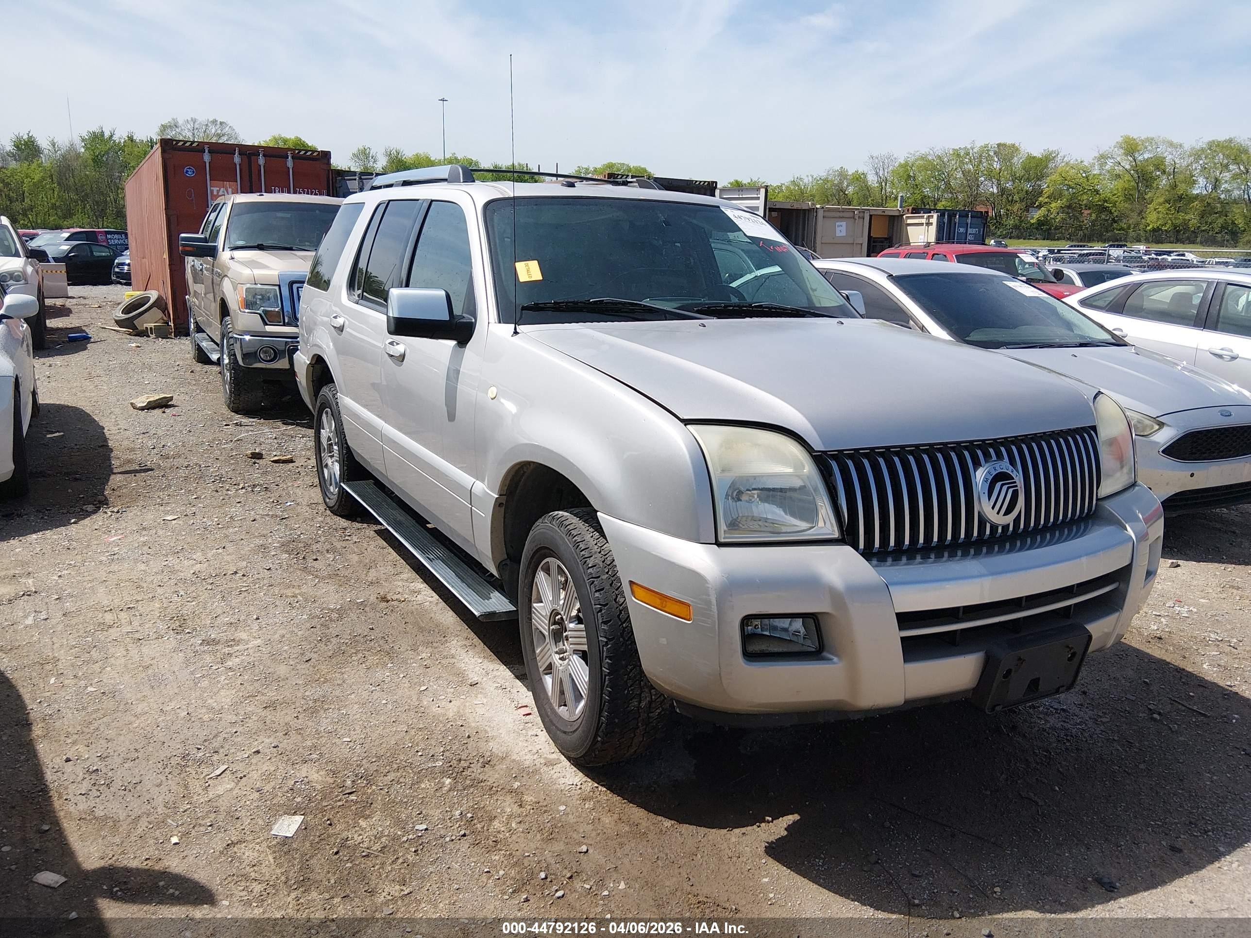 2006 Mercury Mountaineer Premier, VIN 4M2EU48876UJ17811 — Normal wear